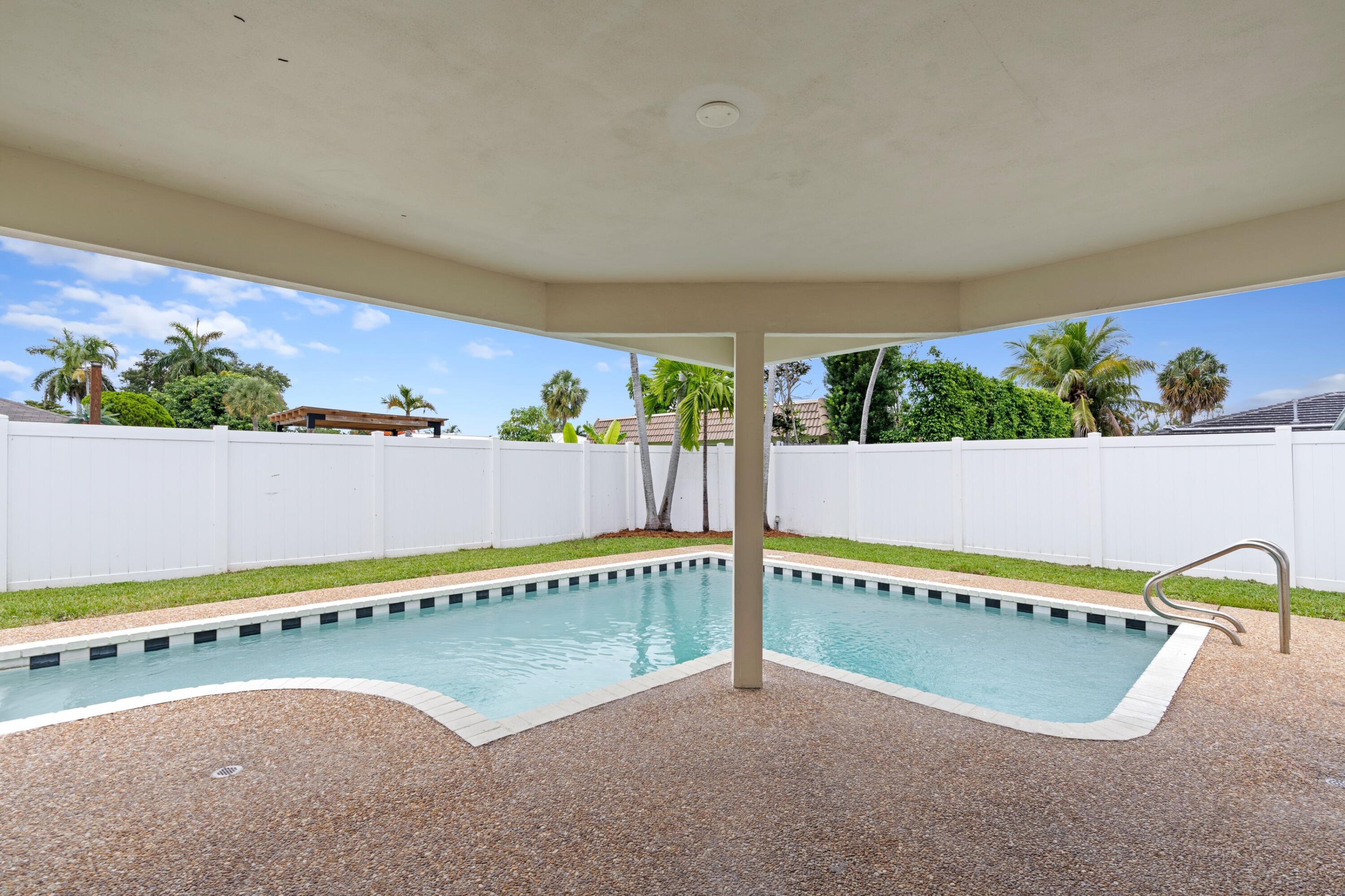 BOCA RATON SQUARE 17 - Residential