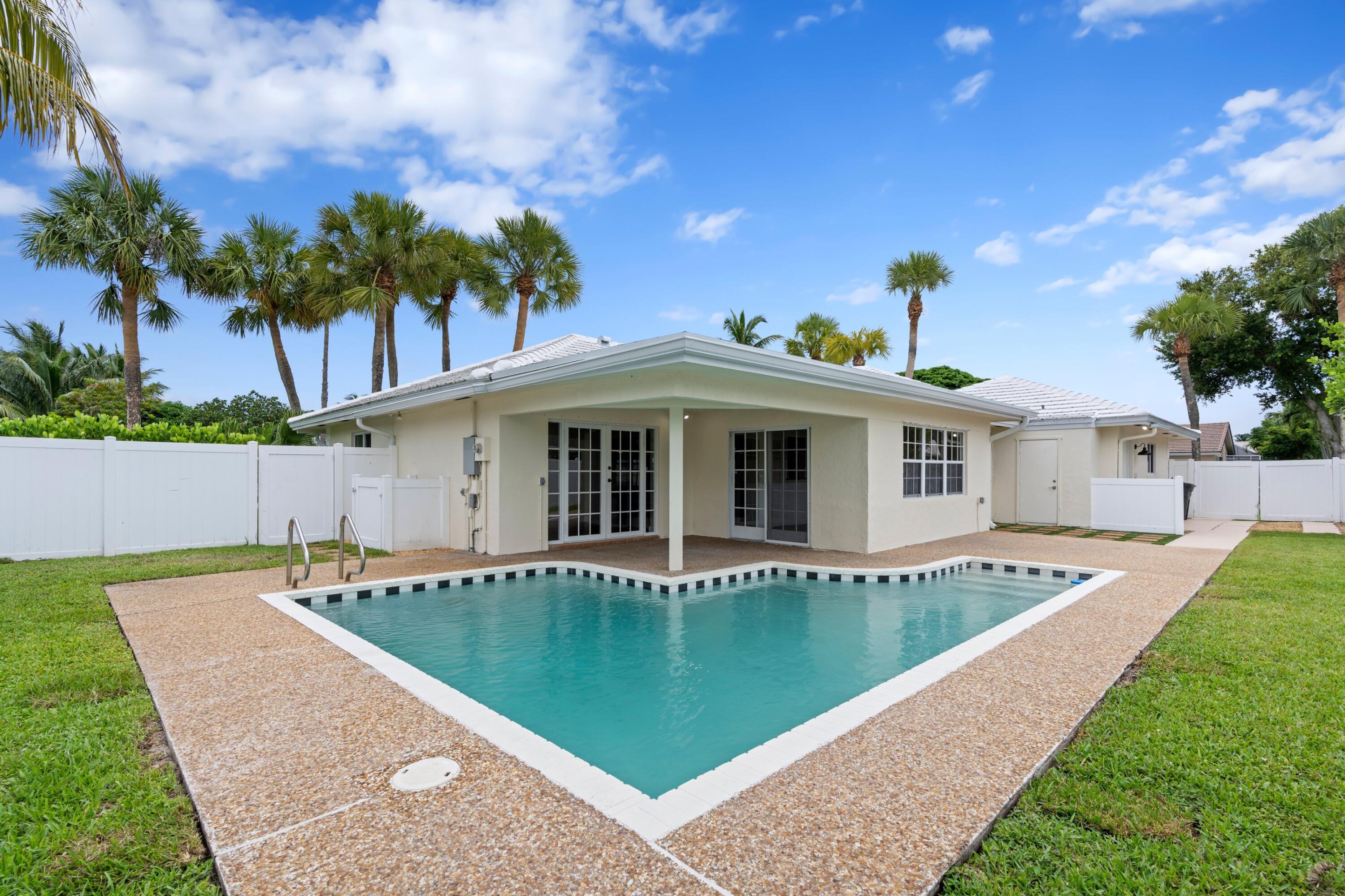 BOCA RATON SQUARE 17 - Residential