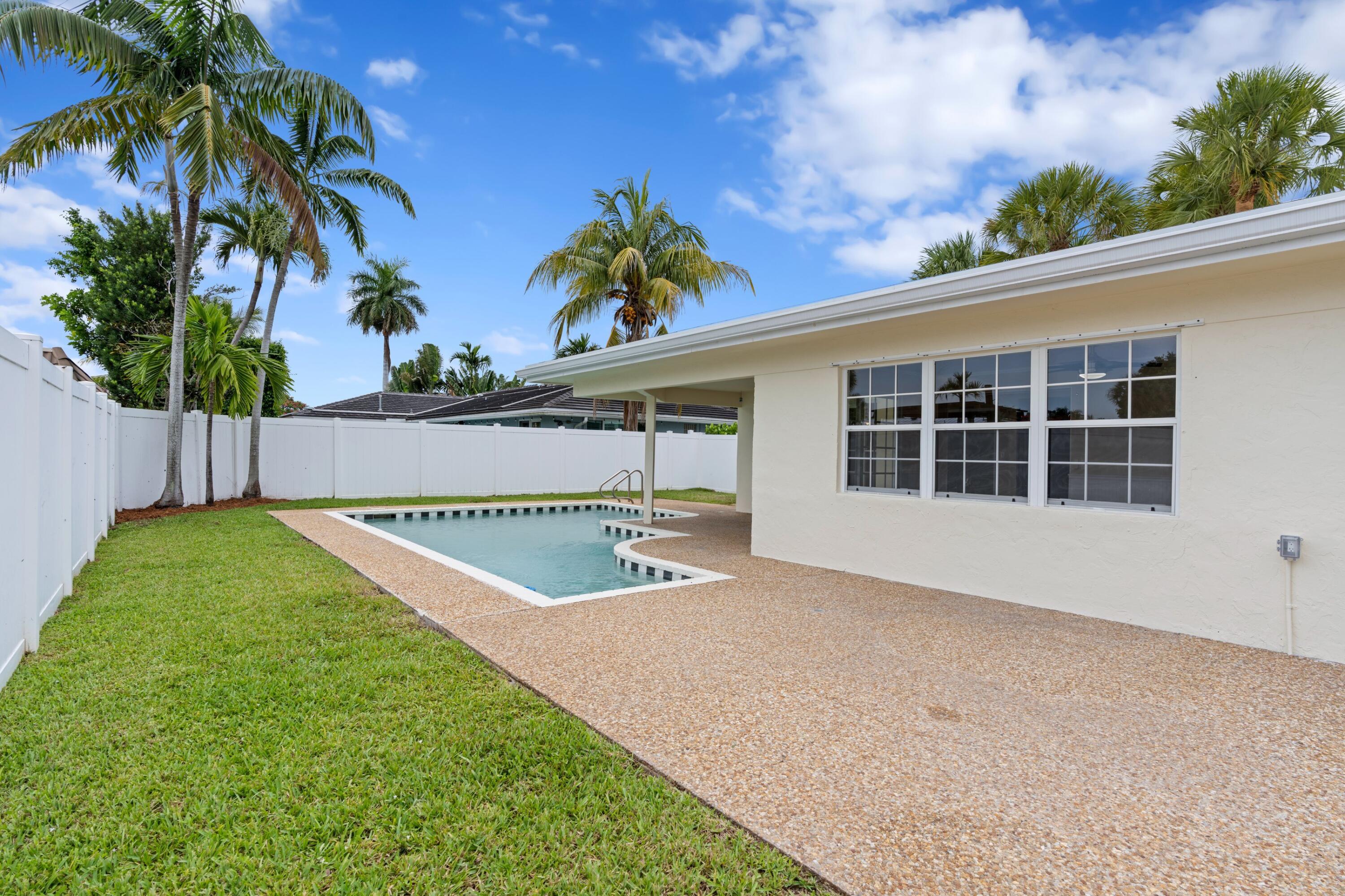 BOCA RATON SQUARE 17 - Residential