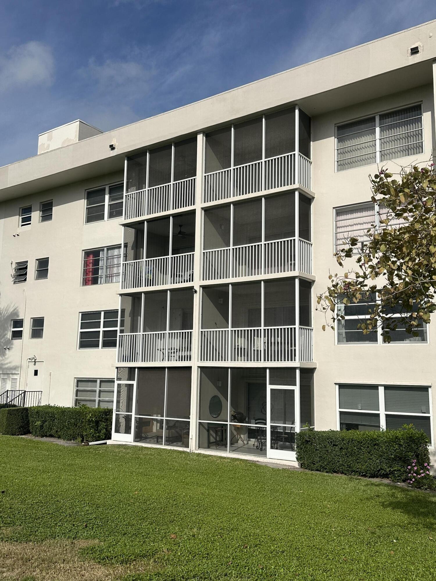 NO 3 PALM-AIRE COUNTRY CLUB - Residential