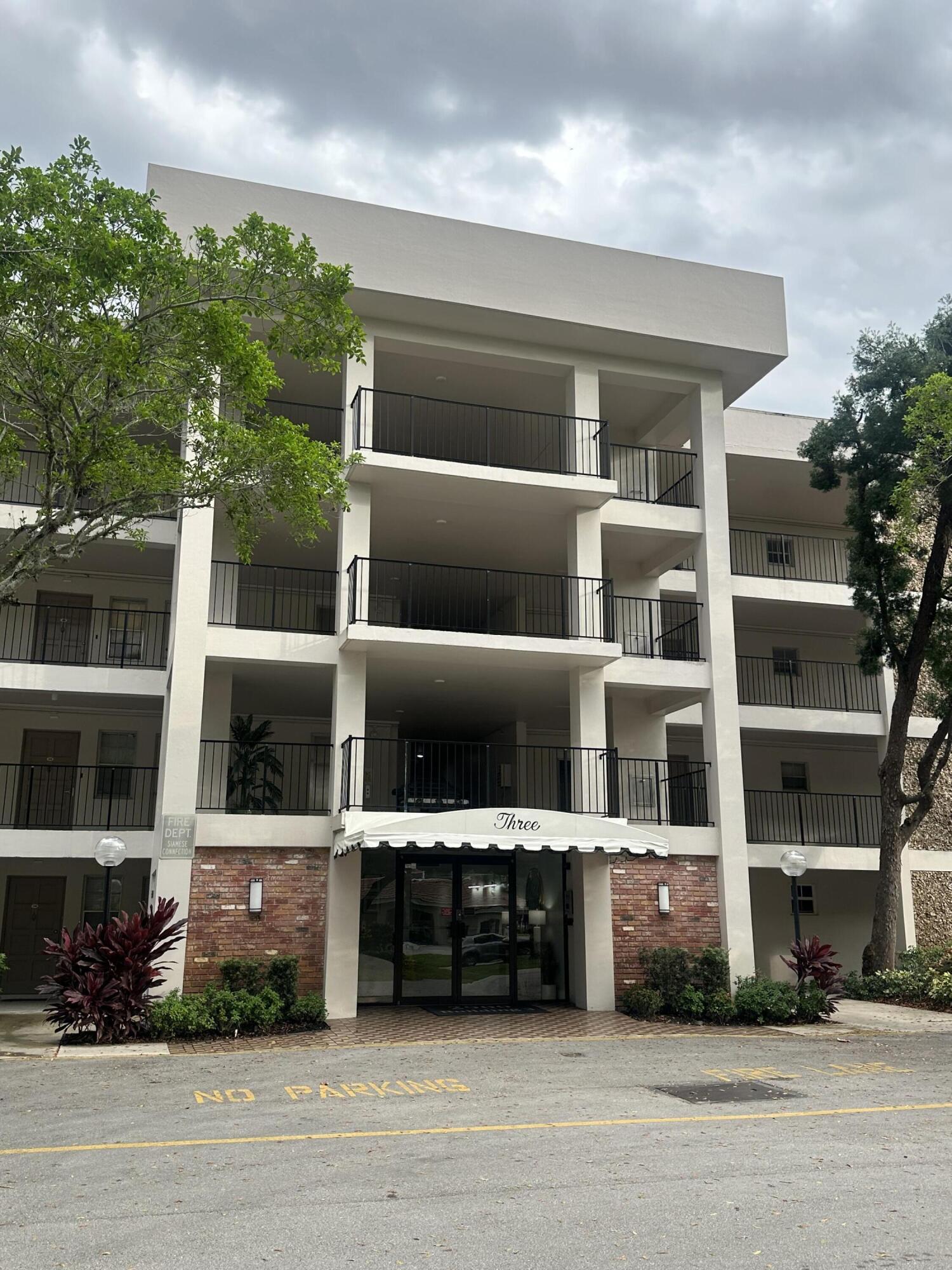 NO 3 PALM-AIRE COUNTRY CLUB - Residential
