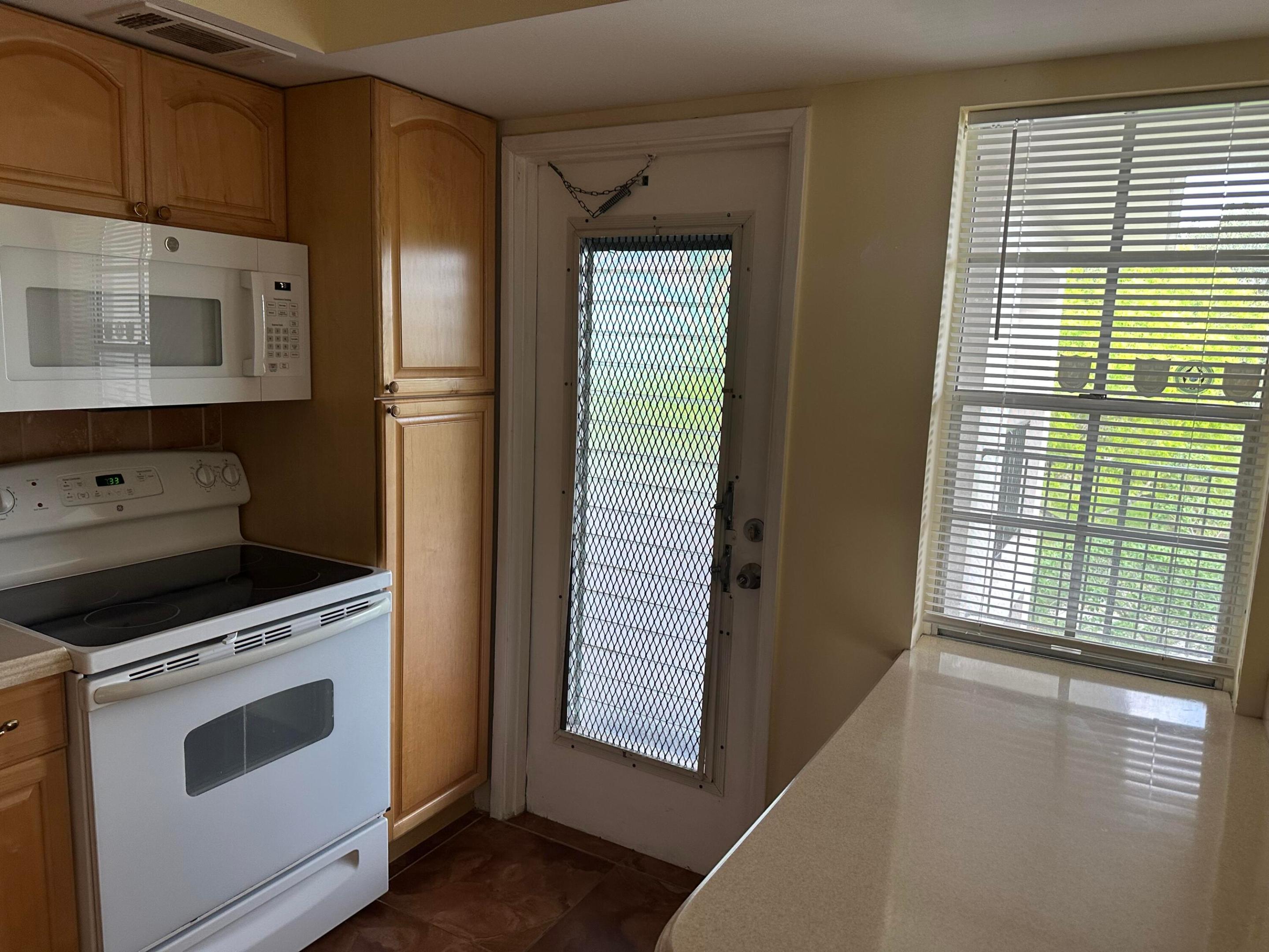 NO 3 PALM-AIRE COUNTRY CLUB - Residential