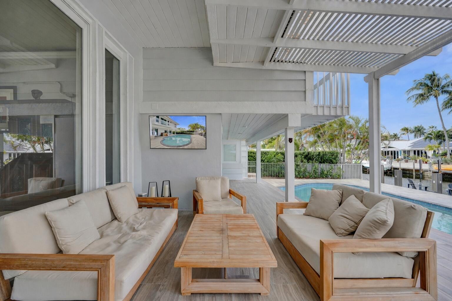 CORAL KEY VILLAS SEC 9 - Residential