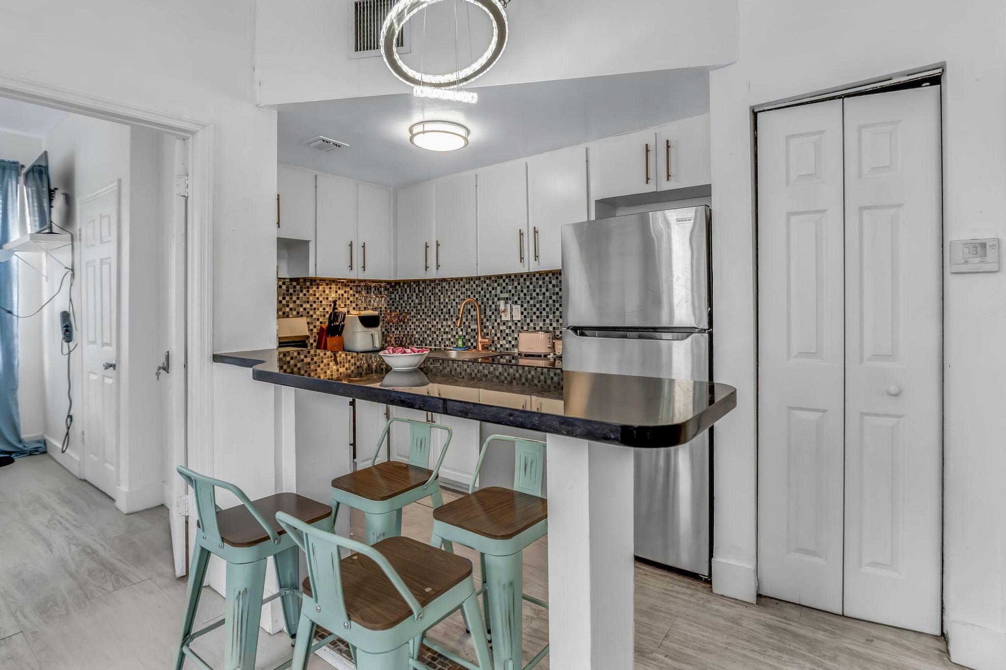 1342 DREXEL CONDO - Residential