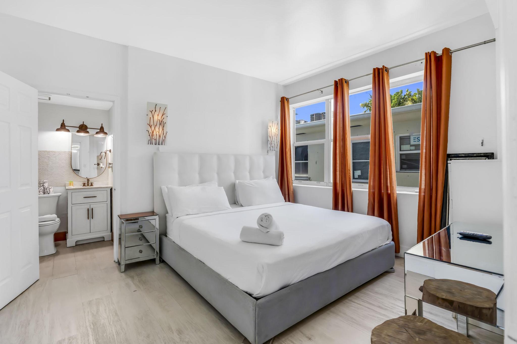1342 DREXEL CONDO - Residential