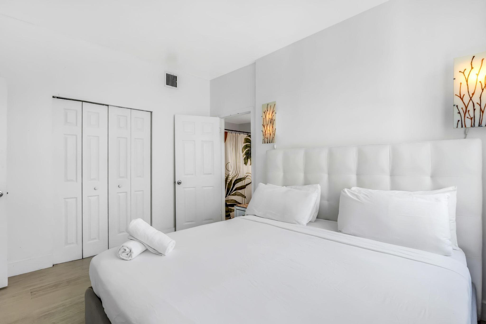 1342 DREXEL CONDO - Residential
