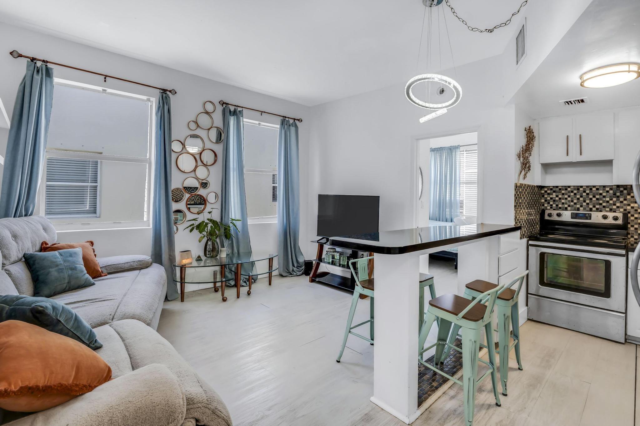 1342 DREXEL CONDO - Residential