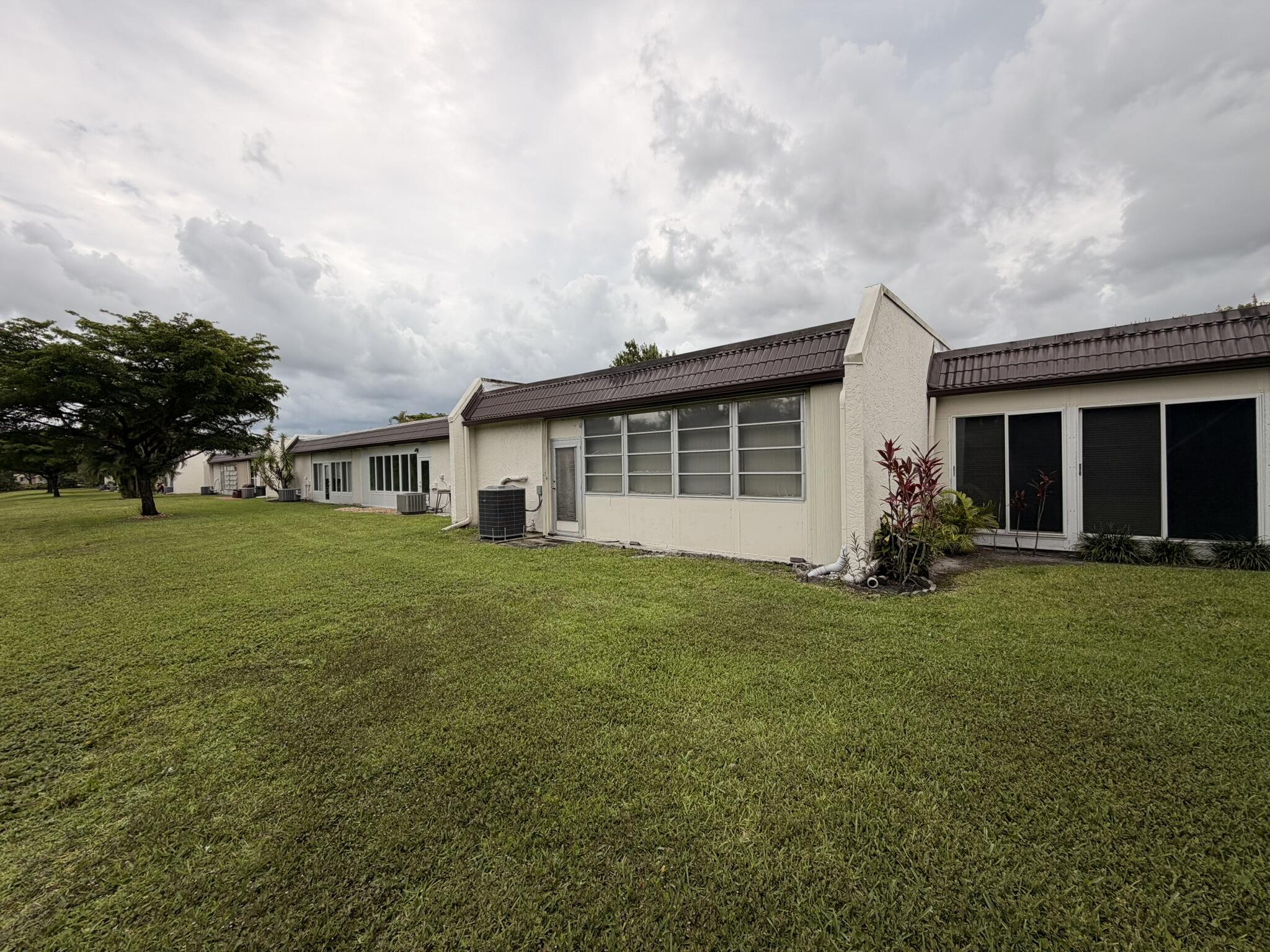 GOLDEN LAKES VILLAGE CONDO M - Residential