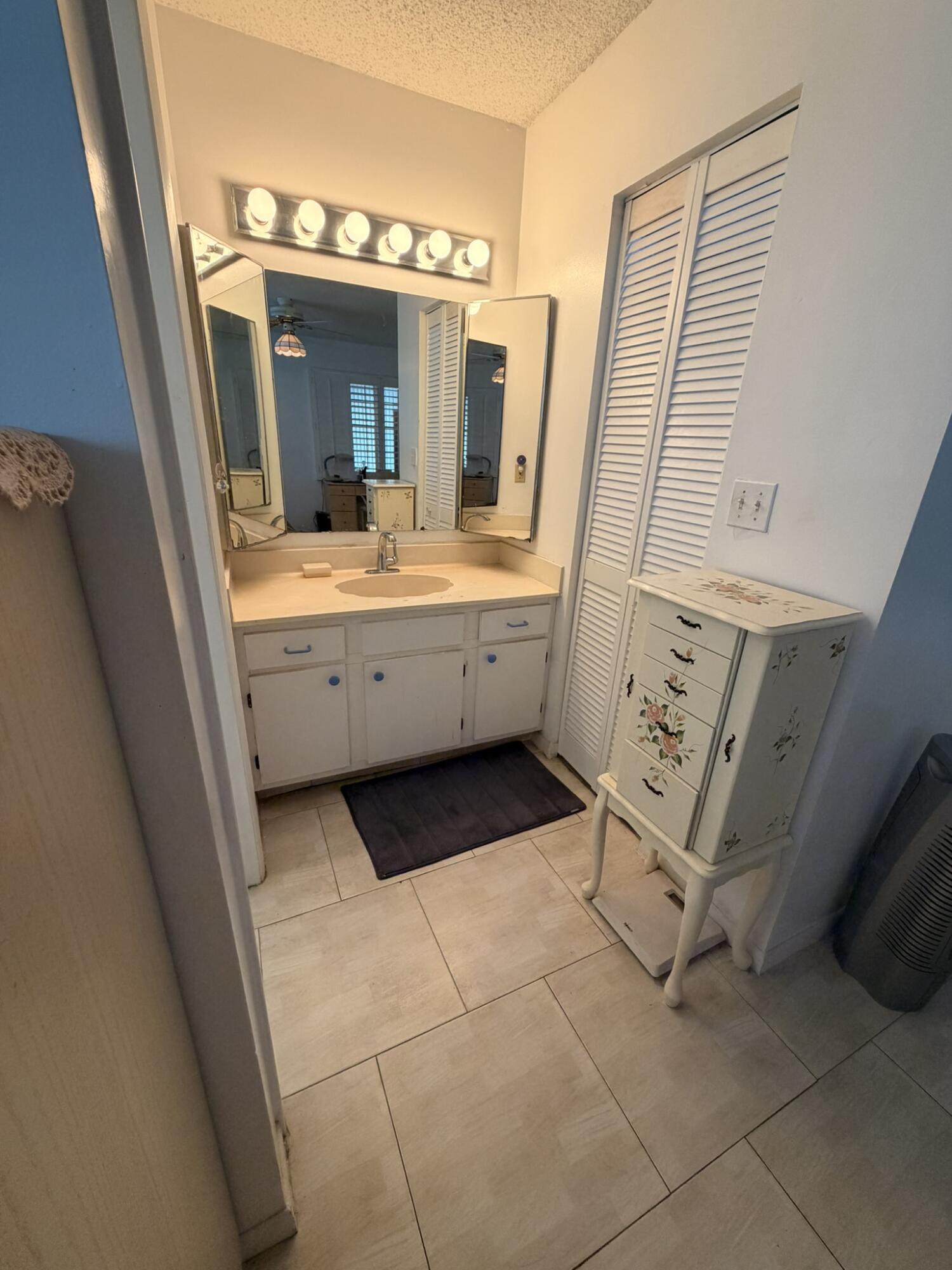 GOLDEN LAKES VILLAGE CONDO M - Residential