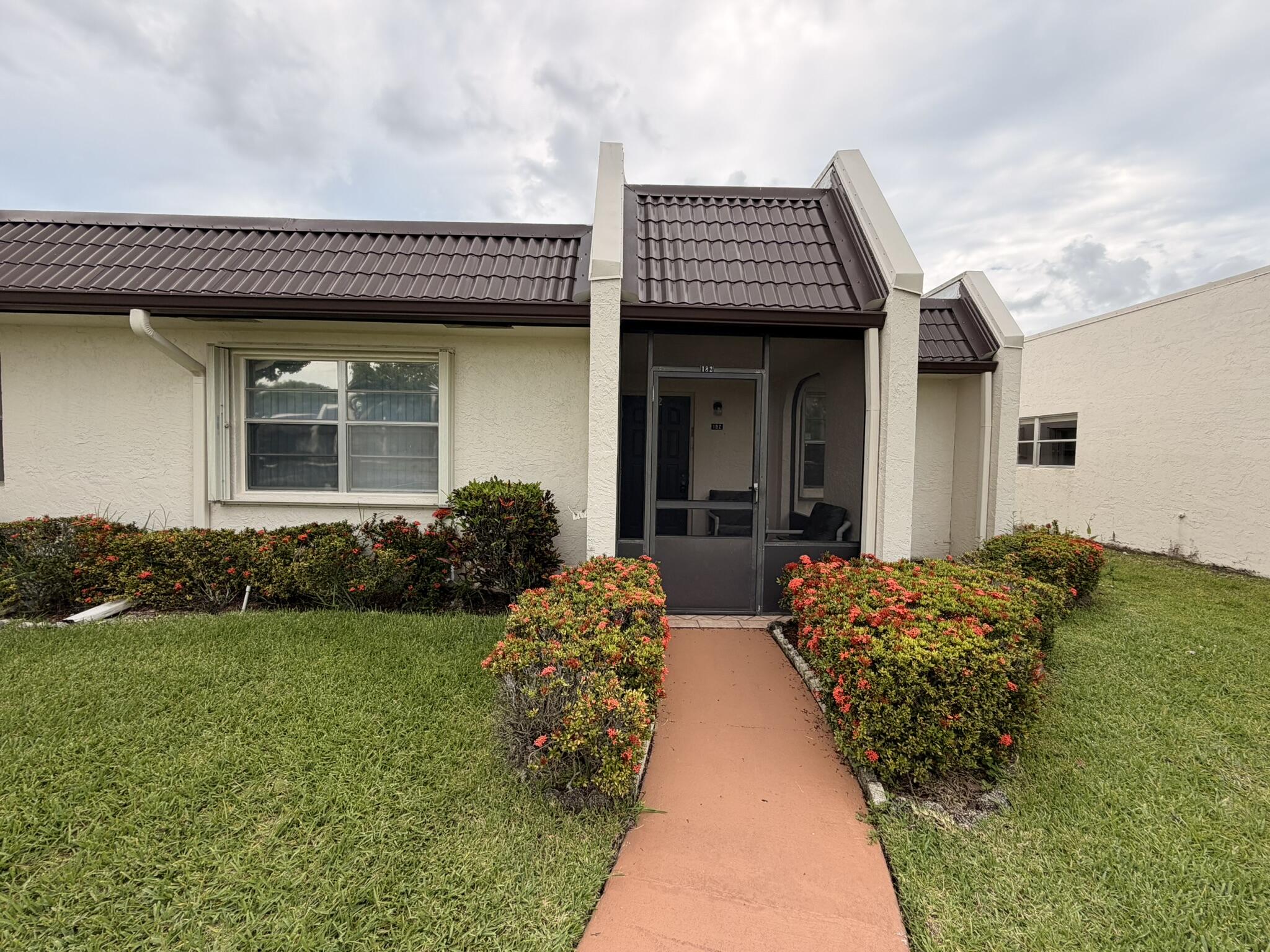 GOLDEN LAKES VILLAGE CONDO M - Residential