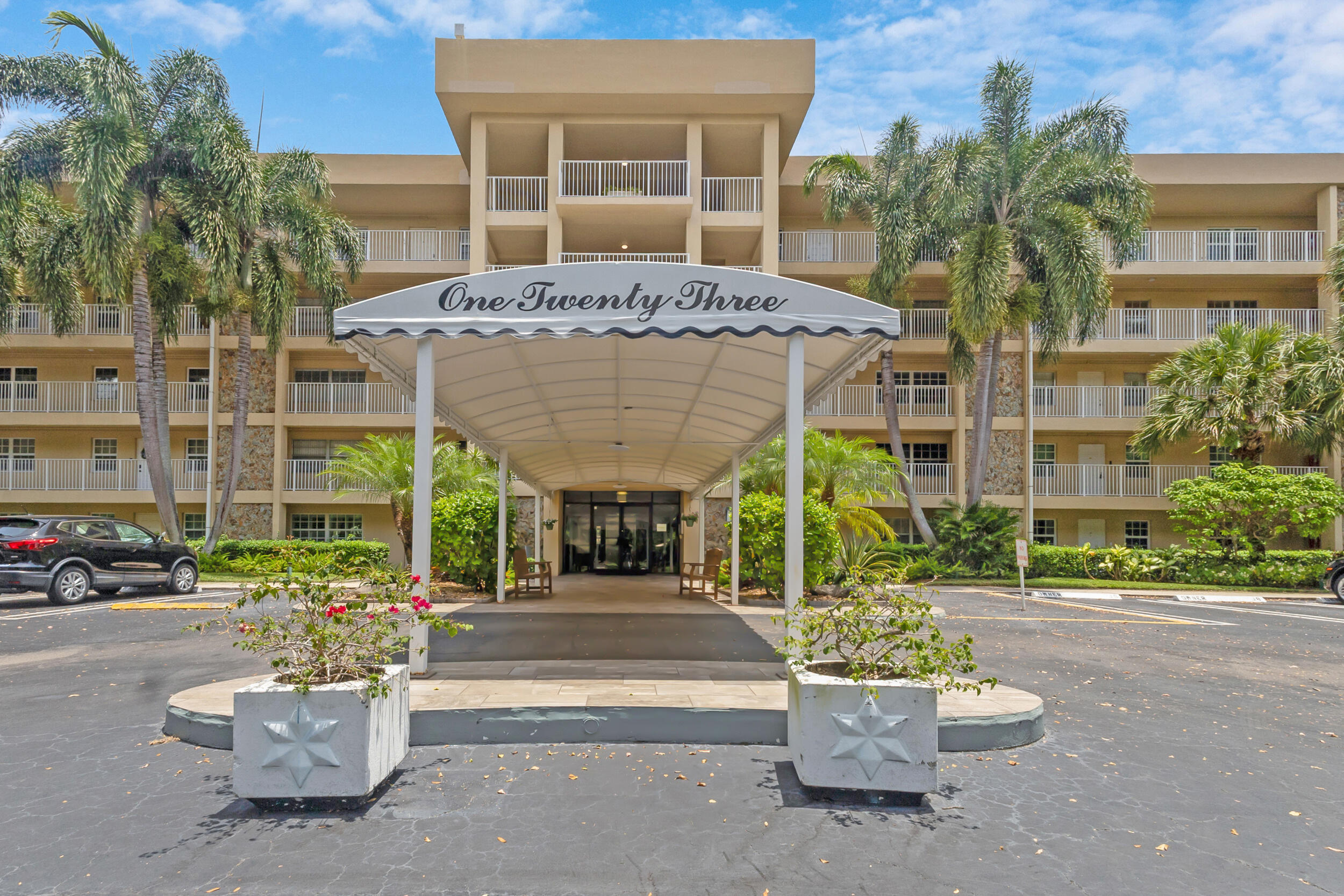 NO 123 PALM-AIRE COUNTRY CLUB - Residential