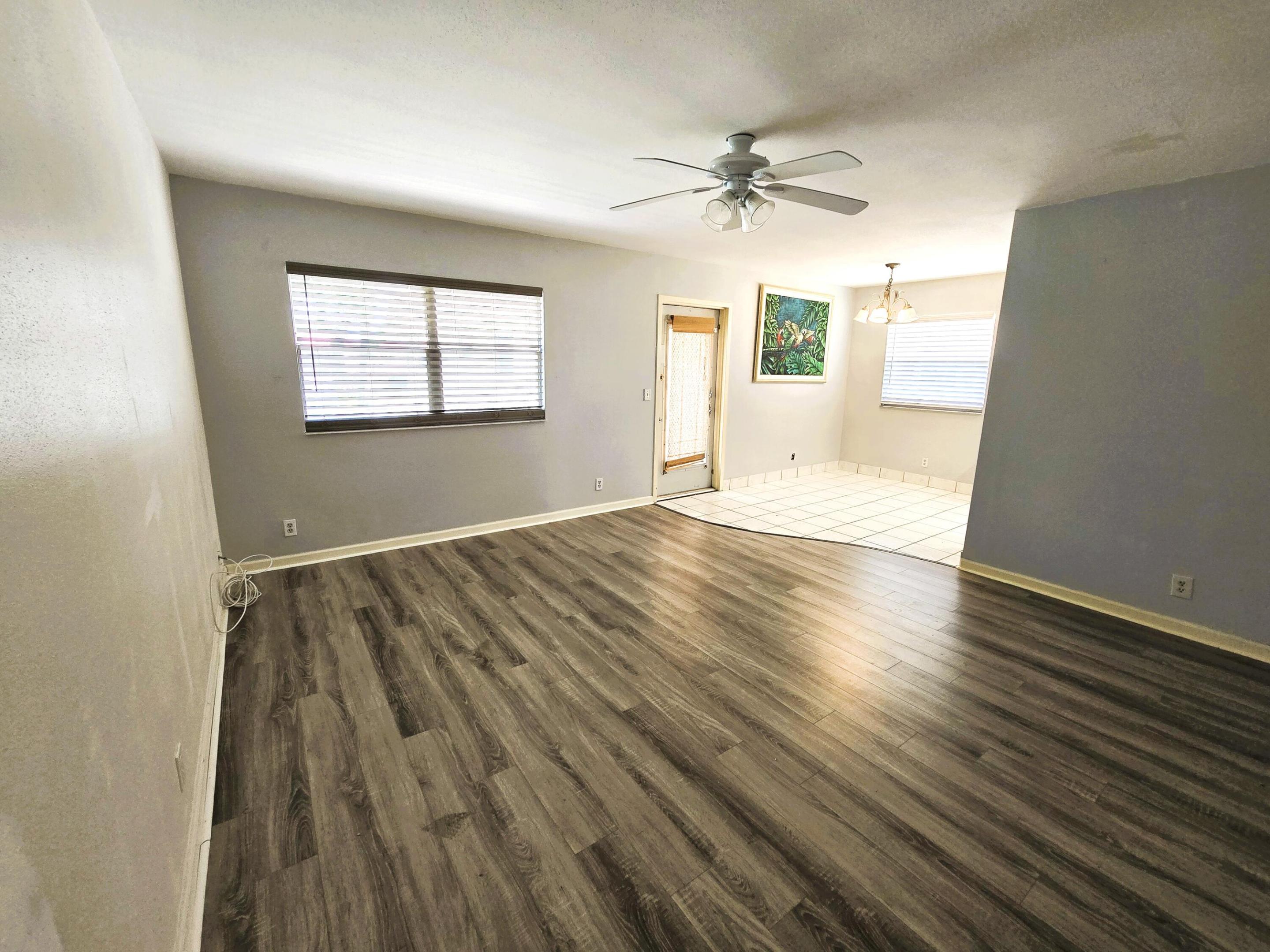 KINGS POINT SAXONY CONDOS - Residential