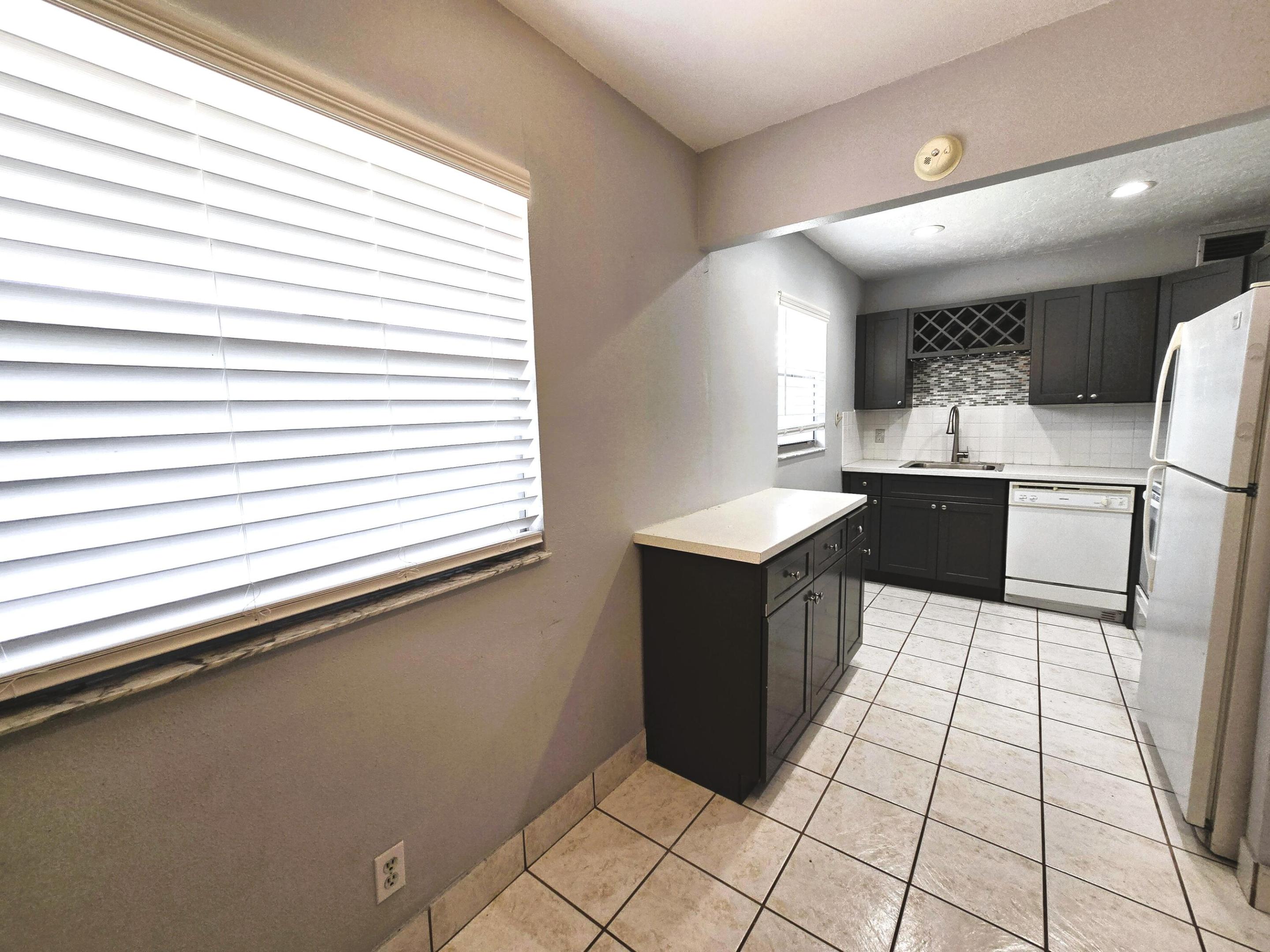 KINGS POINT SAXONY CONDOS - Residential