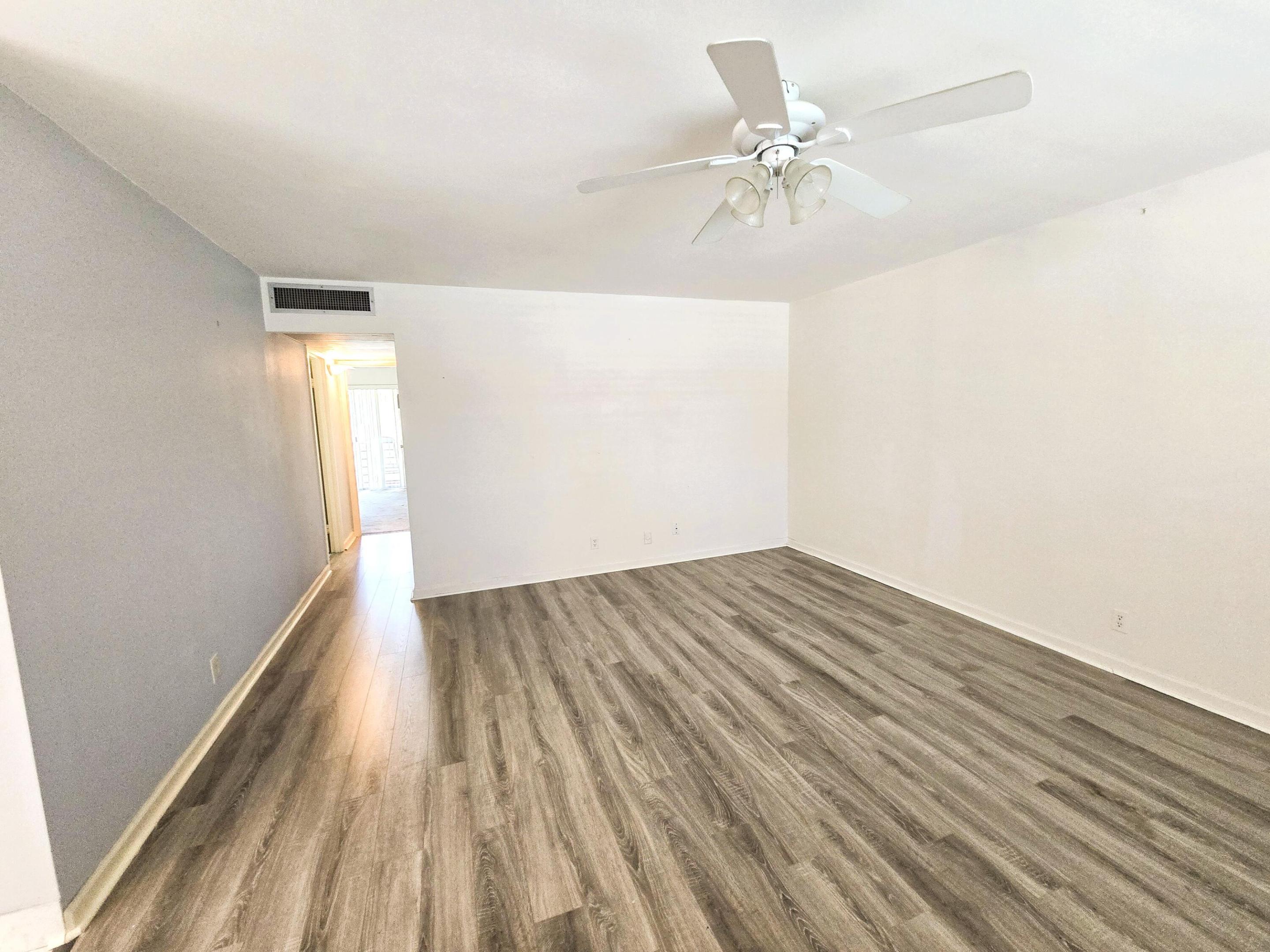 KINGS POINT SAXONY CONDOS - Residential