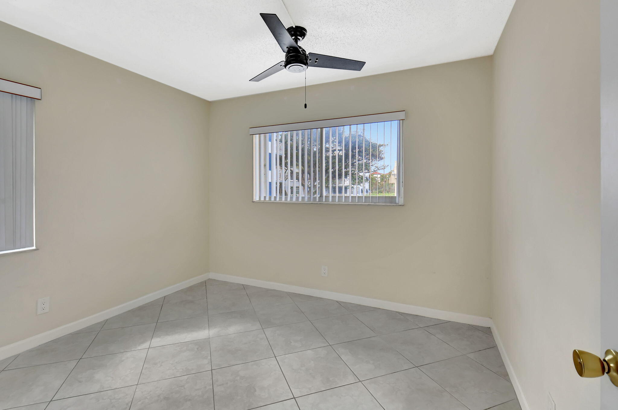 SNUG HARBOR GARDENS CONDO - Residential