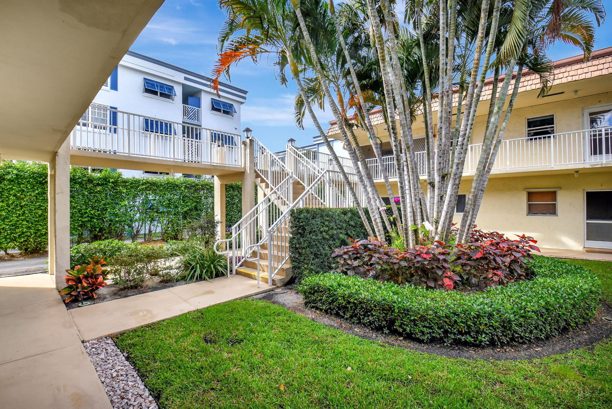 SNUG HARBOR GARDENS CONDO - Residential