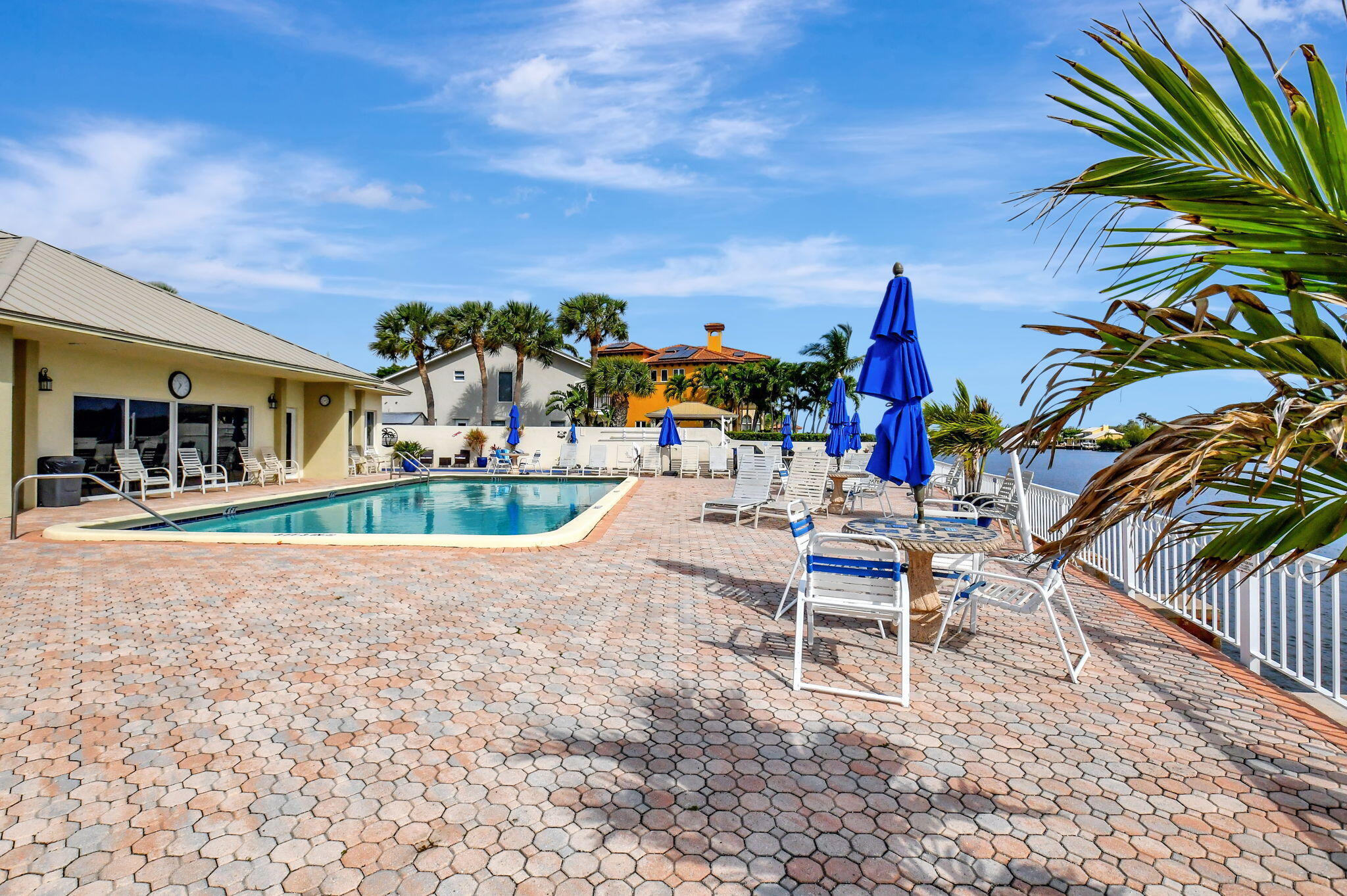 SNUG HARBOR GARDENS CONDO - Residential