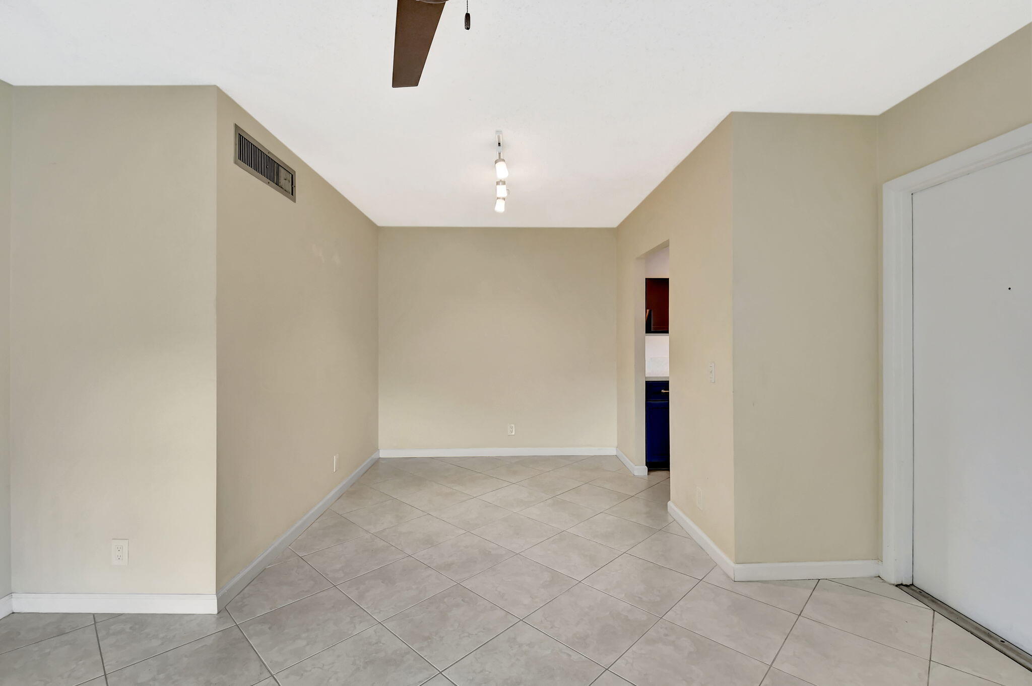SNUG HARBOR GARDENS CONDO - Residential