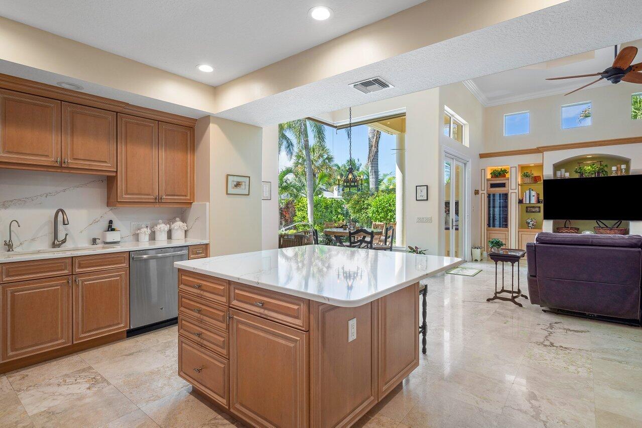 JUPITER INLET BEACH COLONY - Residential