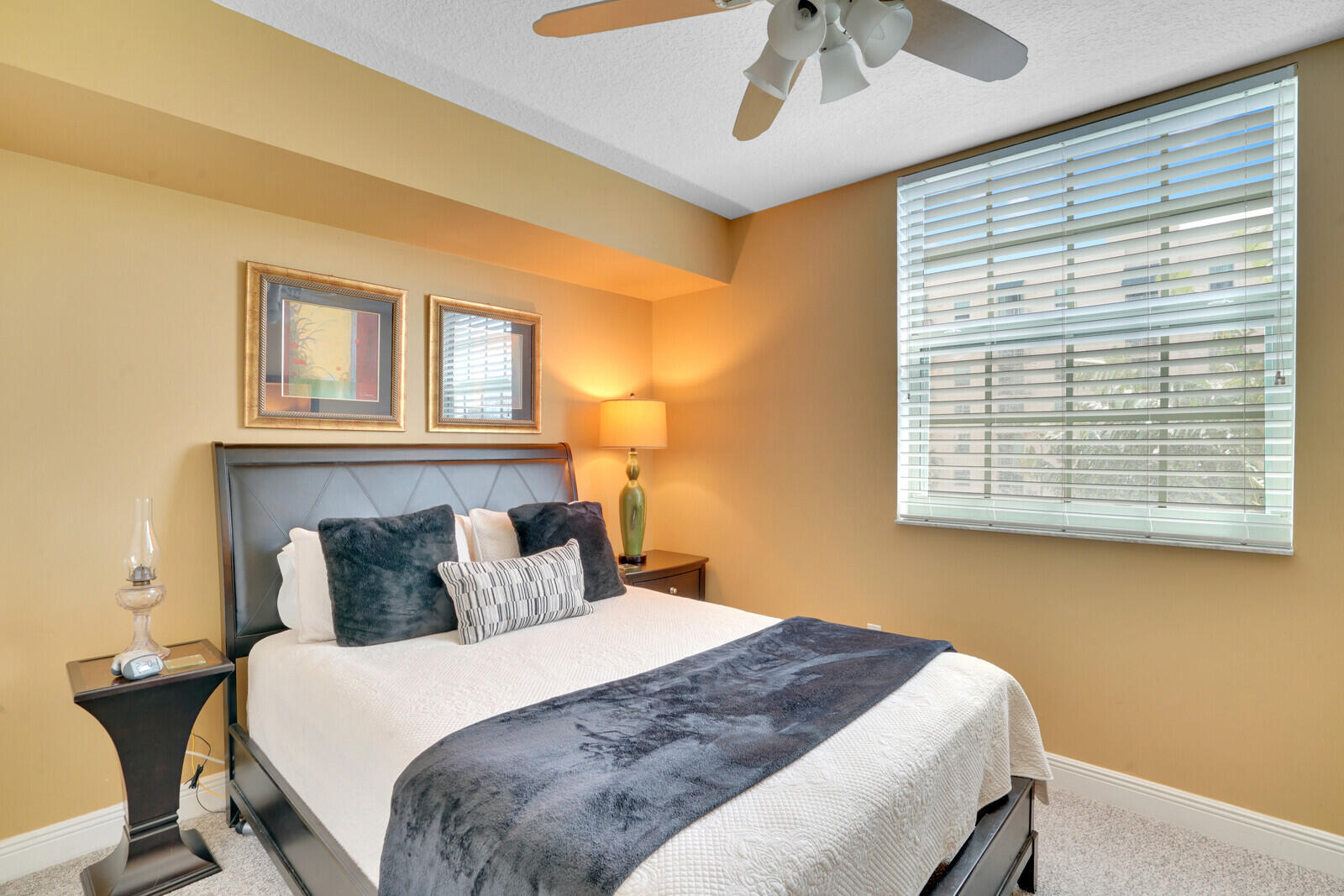 610 CLEMATIS CONDO - Residential Lease