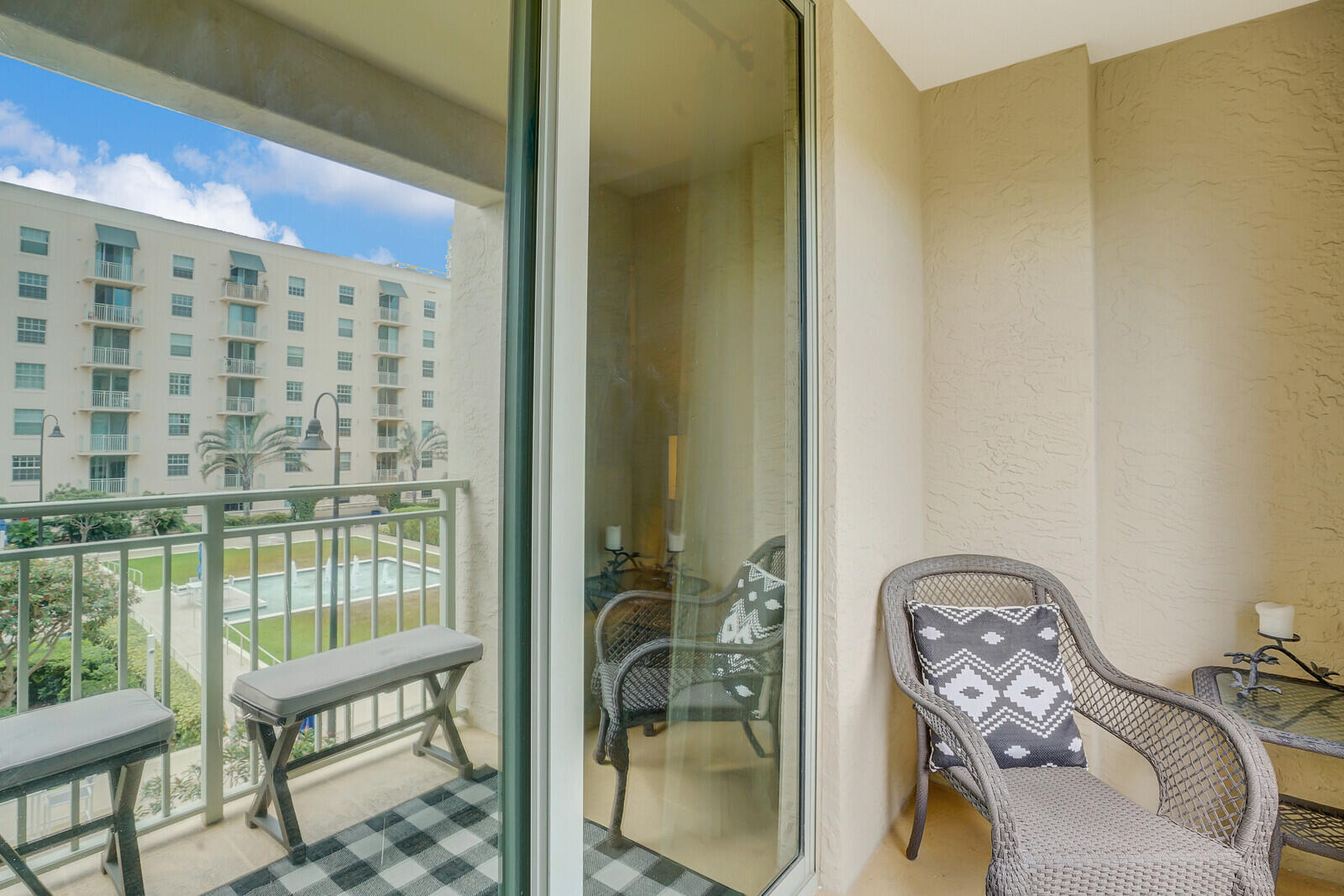 610 CLEMATIS CONDO - Residential Lease