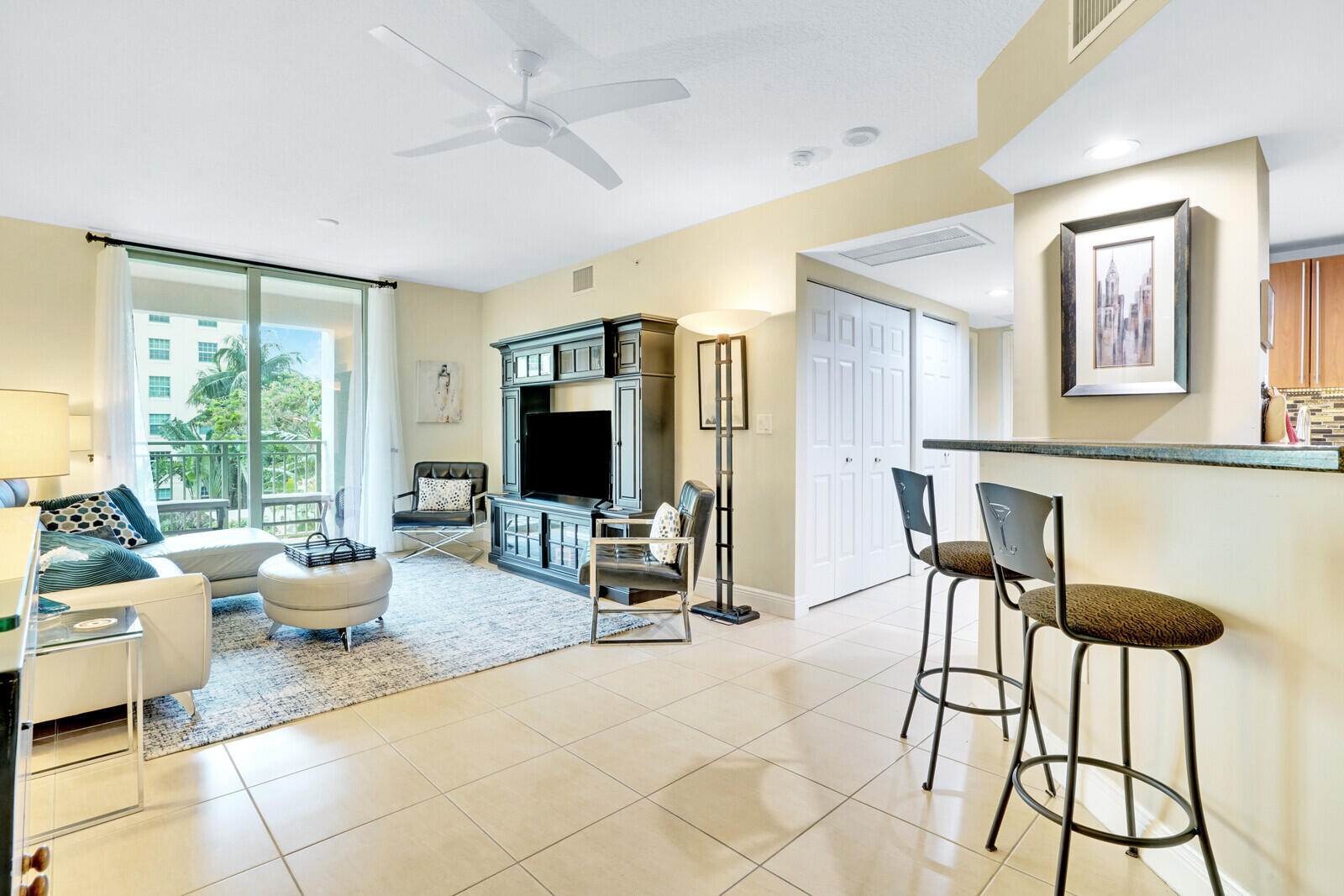 610 CLEMATIS CONDO - Residential Lease