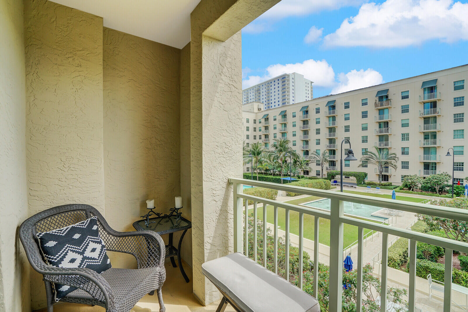 610 CLEMATIS CONDO - Residential Lease