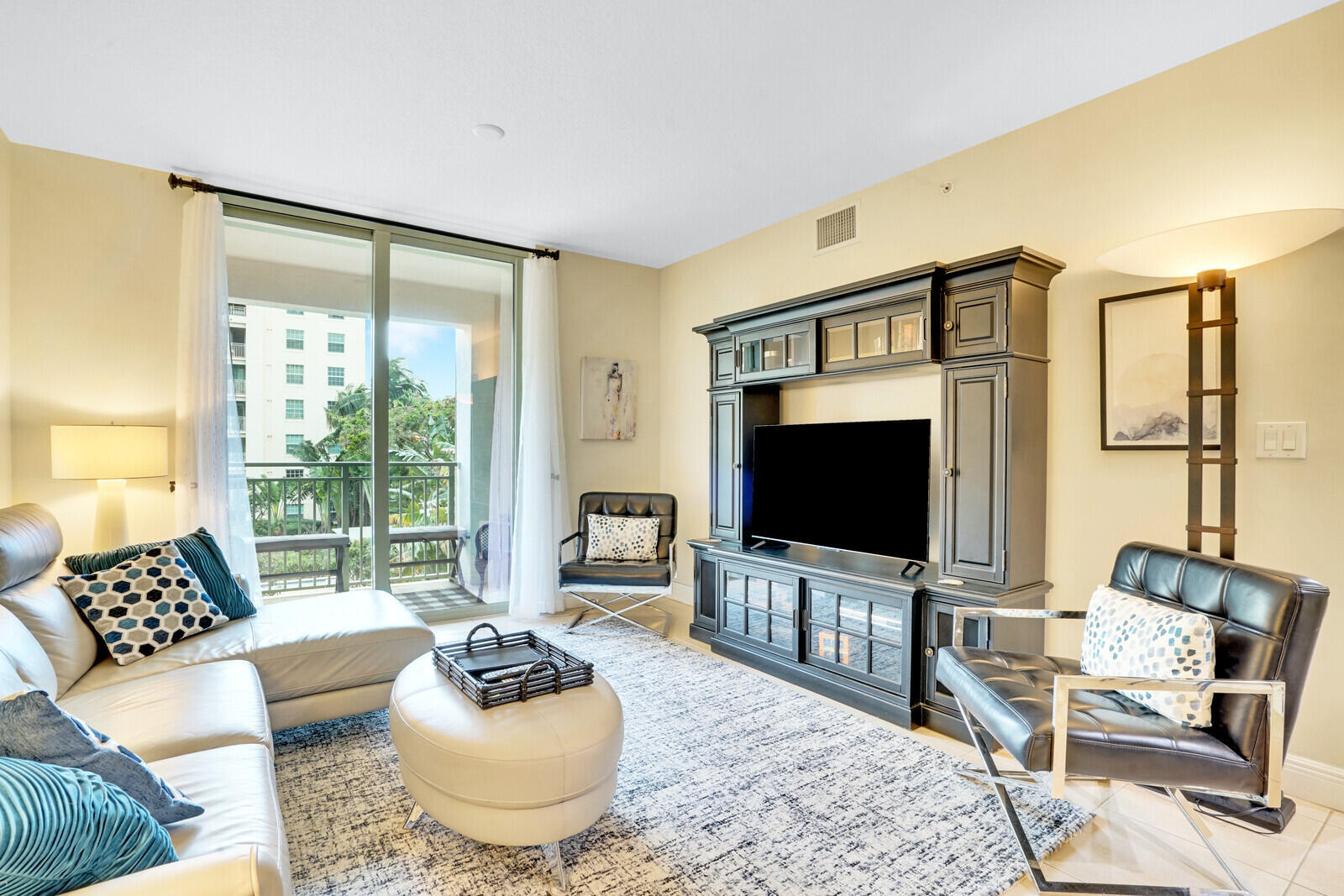 610 CLEMATIS CONDO - Residential Lease