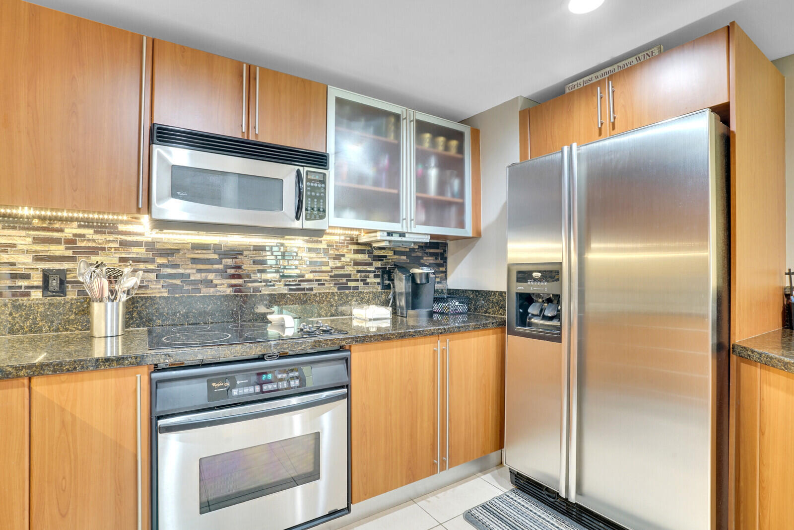 610 CLEMATIS CONDO - Residential Lease