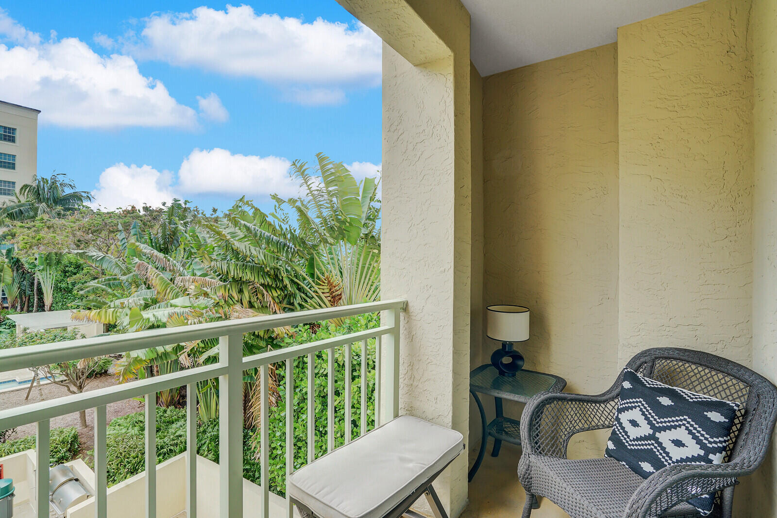 610 CLEMATIS CONDO - Residential Lease