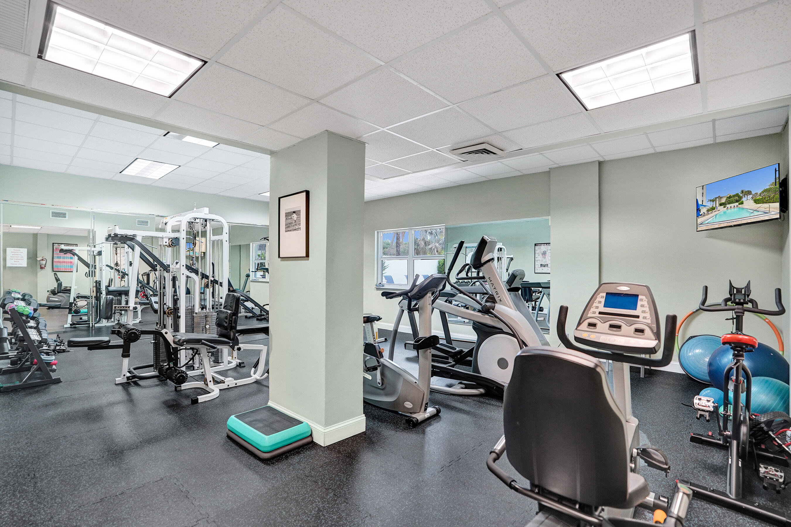 CARLTON TOWER CONDO - Residential Lease
