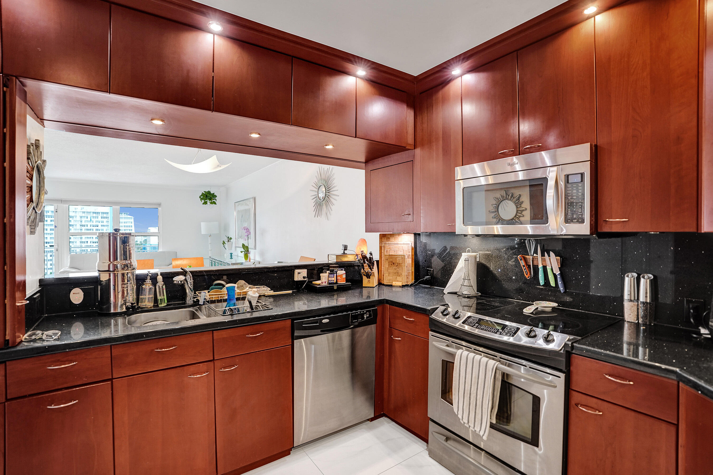 CARLTON TOWER CONDO - Residential Lease