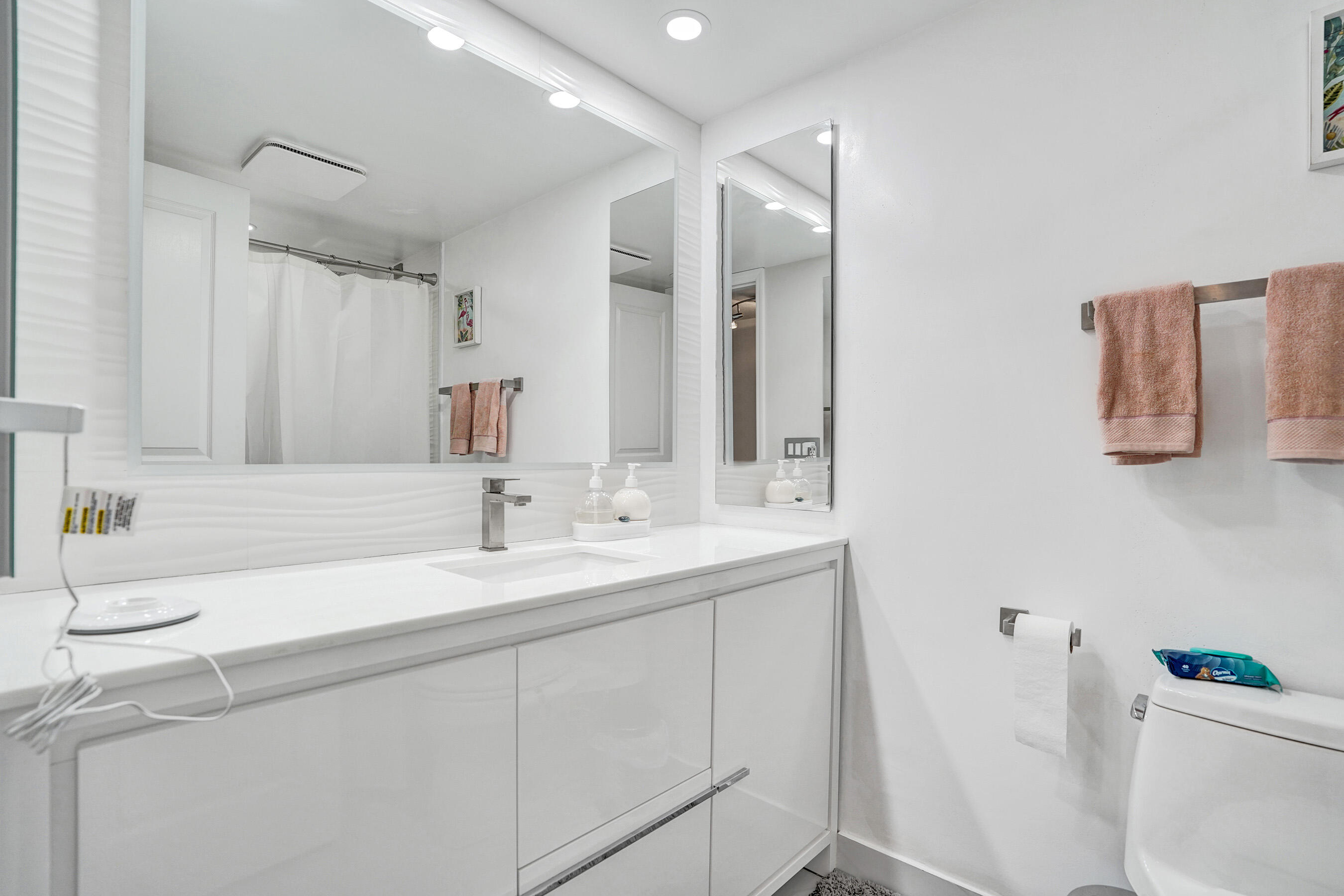 CARLTON TOWER CONDO - Residential Lease