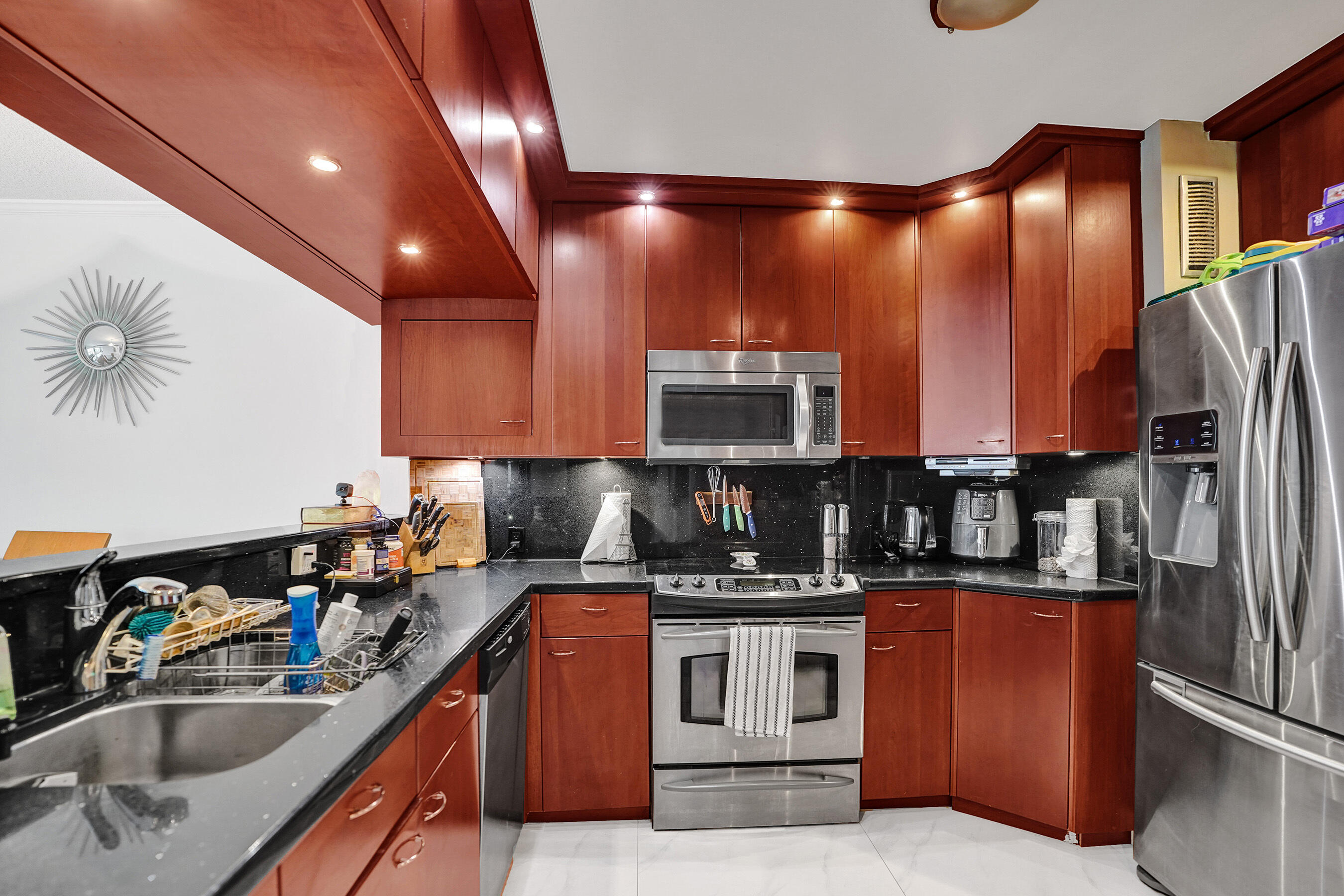 CARLTON TOWER CONDO - Residential Lease