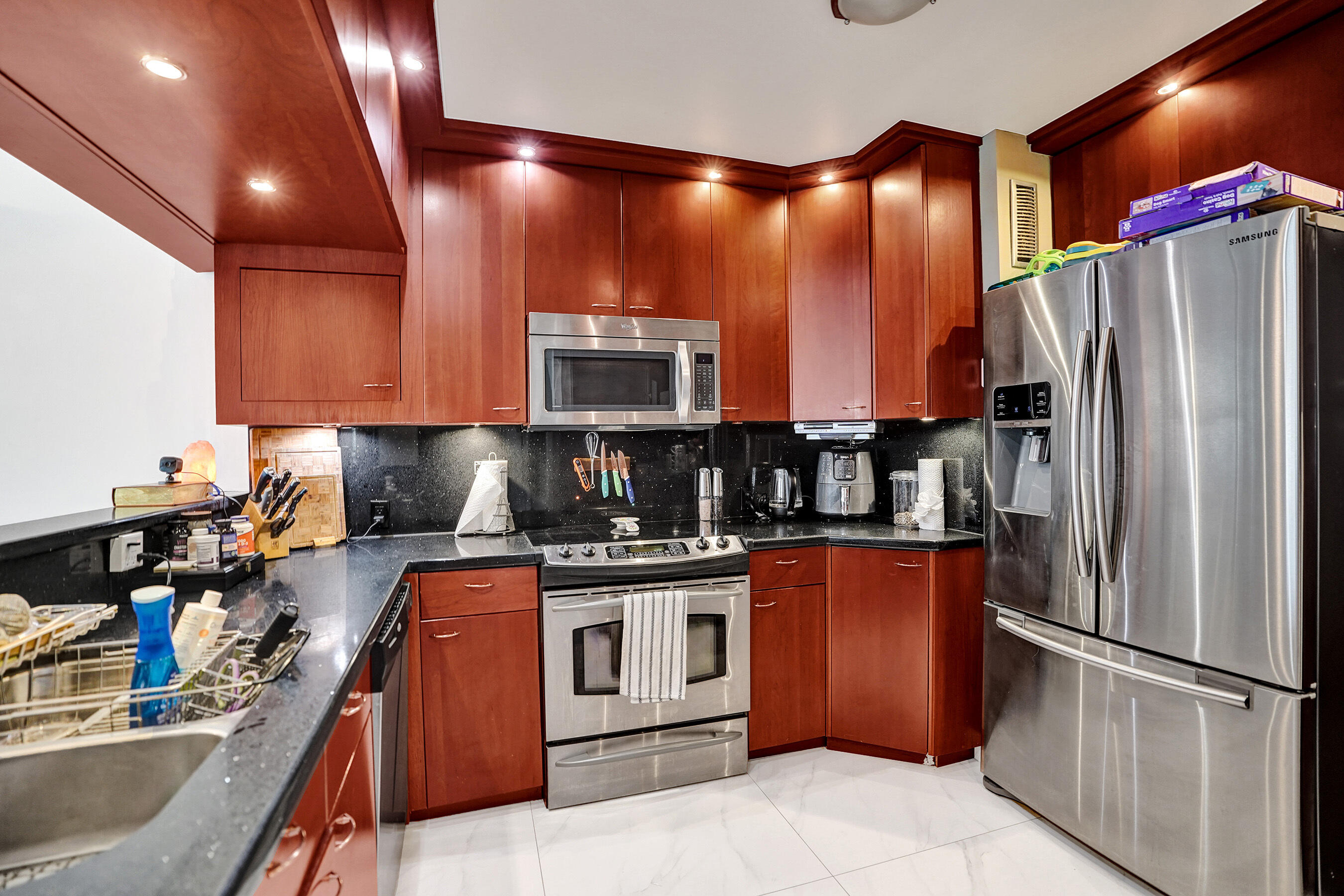 CARLTON TOWER CONDO - Residential Lease