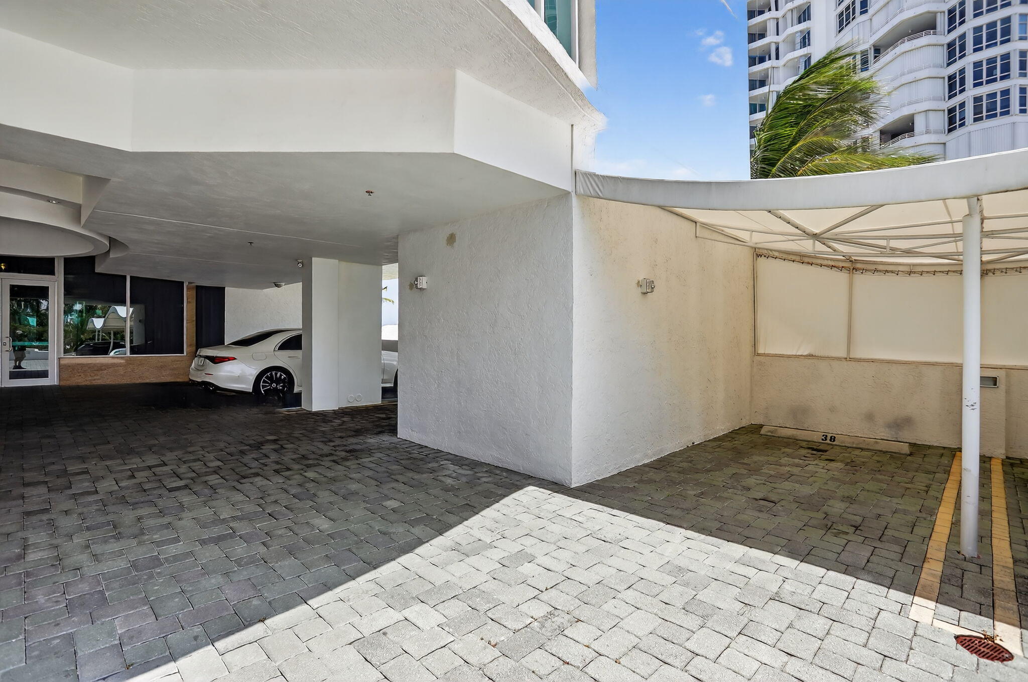 CRISTELLE CAY - Residential
