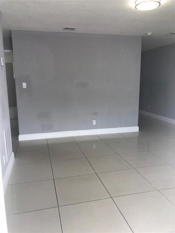 LINCOLN PARK THIRD ADD - Residential Lease