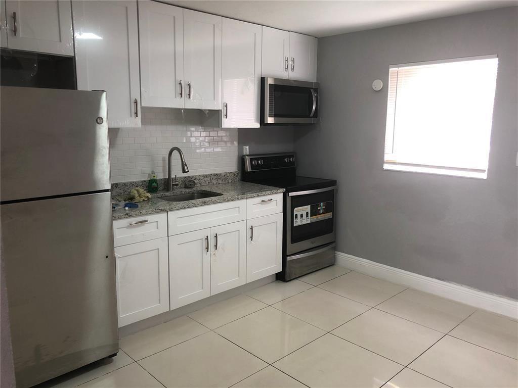LINCOLN PARK THIRD ADD - Residential Lease