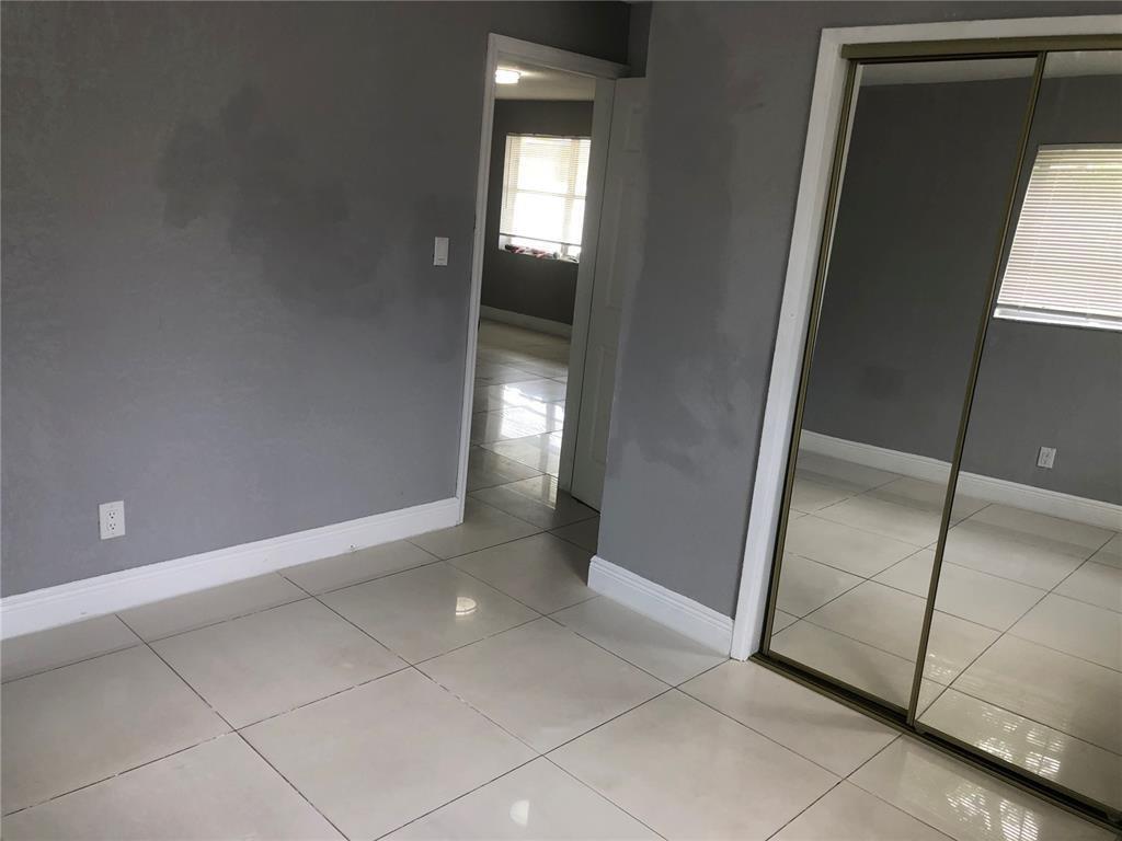 LINCOLN PARK THIRD ADD - Residential Lease