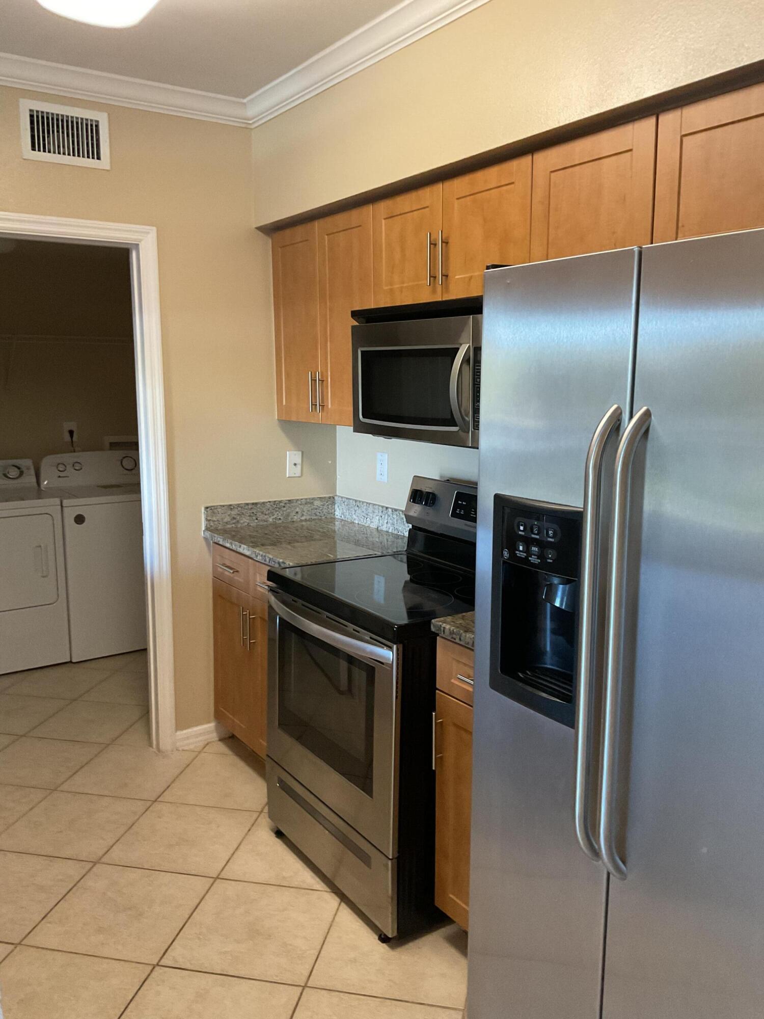 VILLAS AT EMERALD DUNES CONDO - Residential Lease