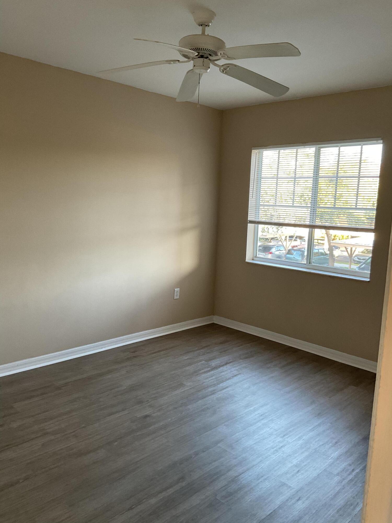 VILLAS AT EMERALD DUNES CONDO - Residential Lease