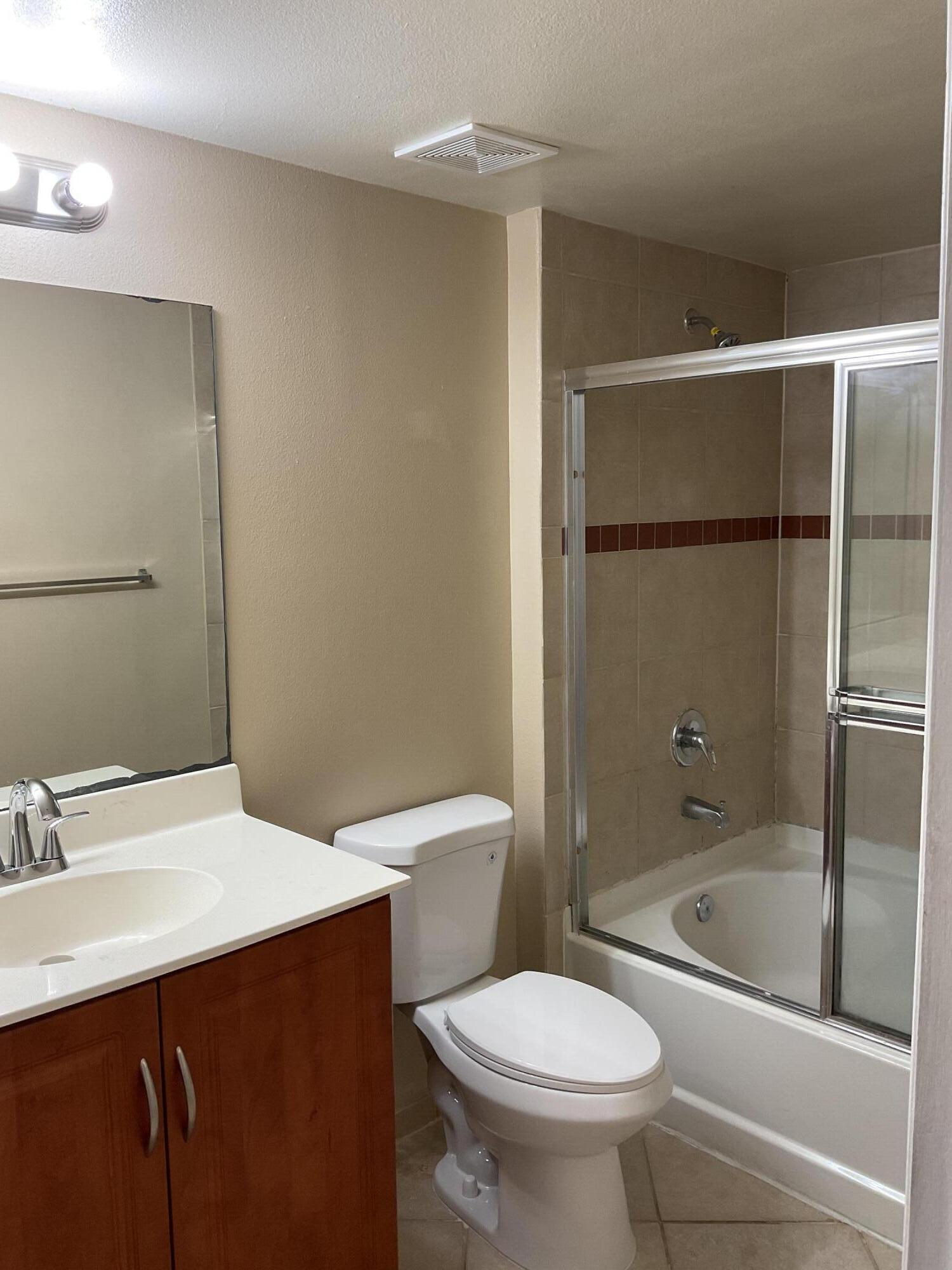 VILLAS AT EMERALD DUNES CONDO - Residential Lease