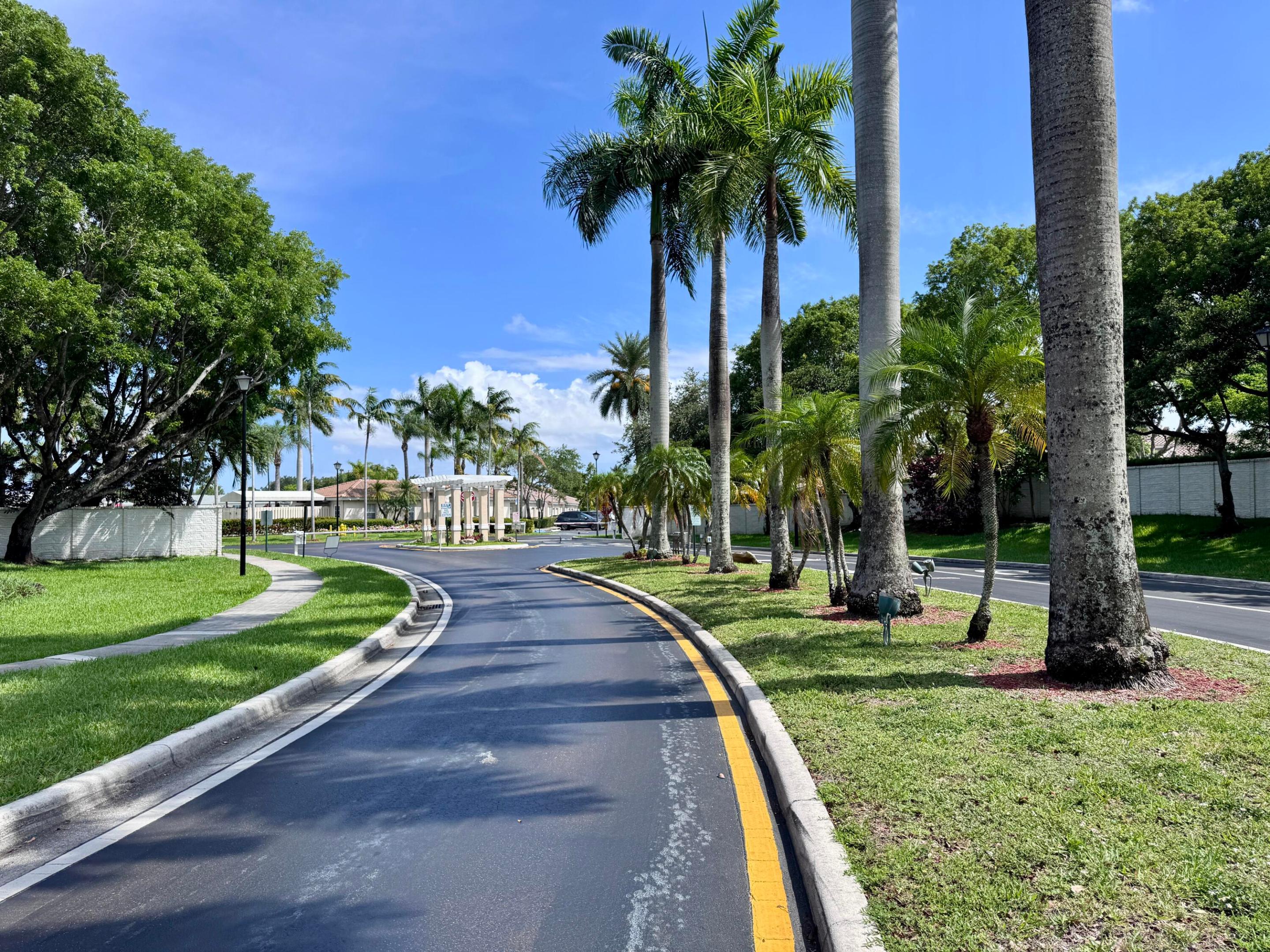 BANYAN OAKRIDGE COMMERCIAL PLAT - Residential