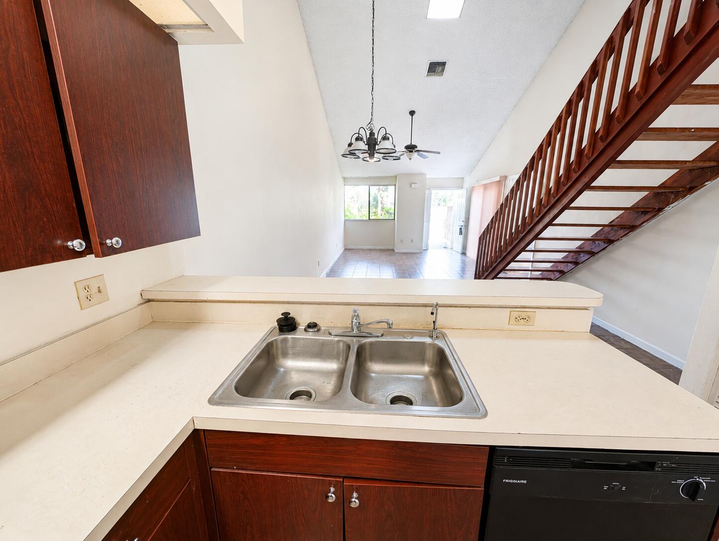 ROCK ISLAND LAND CORP - Residential
