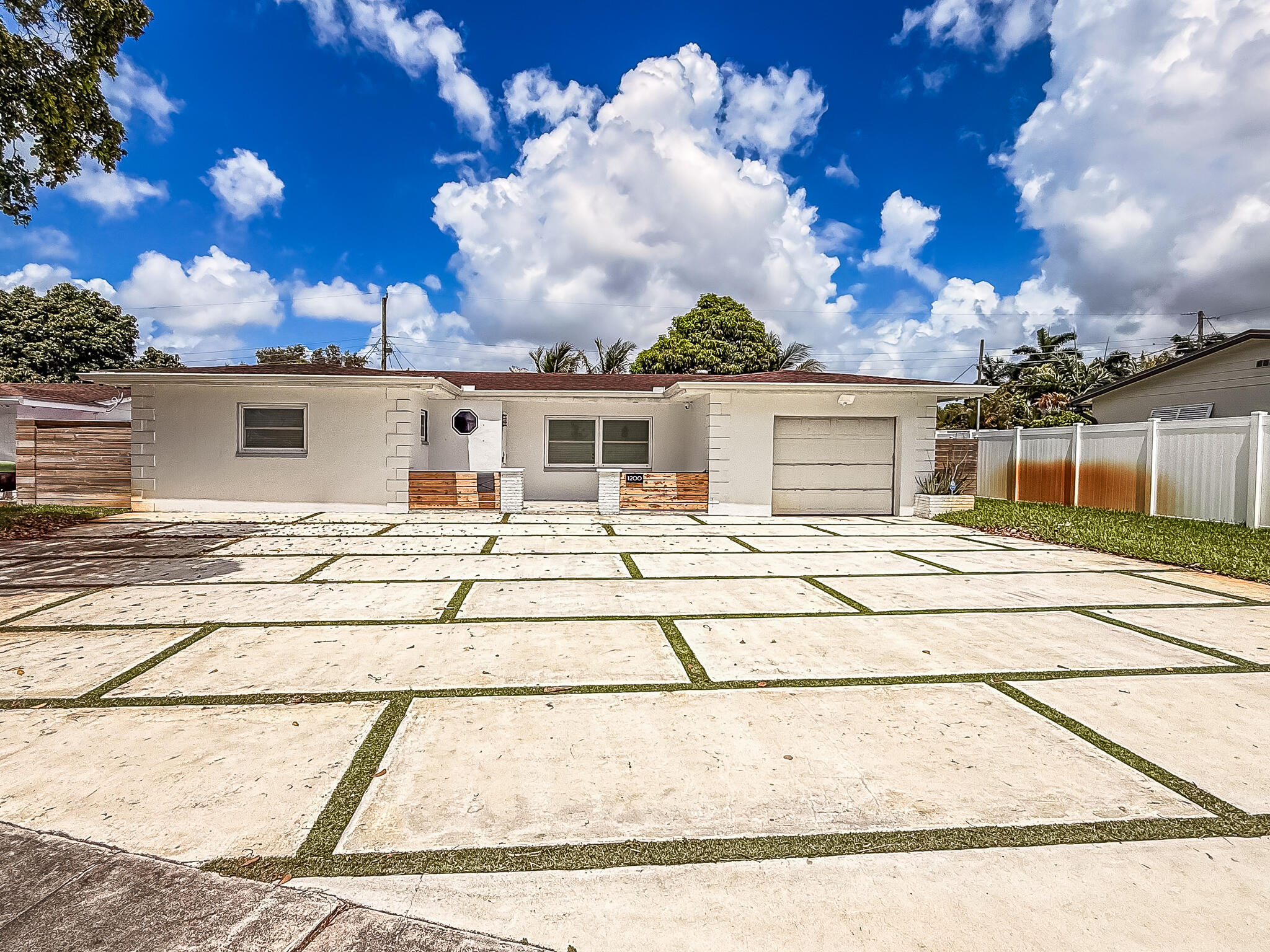 BOULEVARD HEIGHTS SEC 14 REPLAT - Residential Lease
