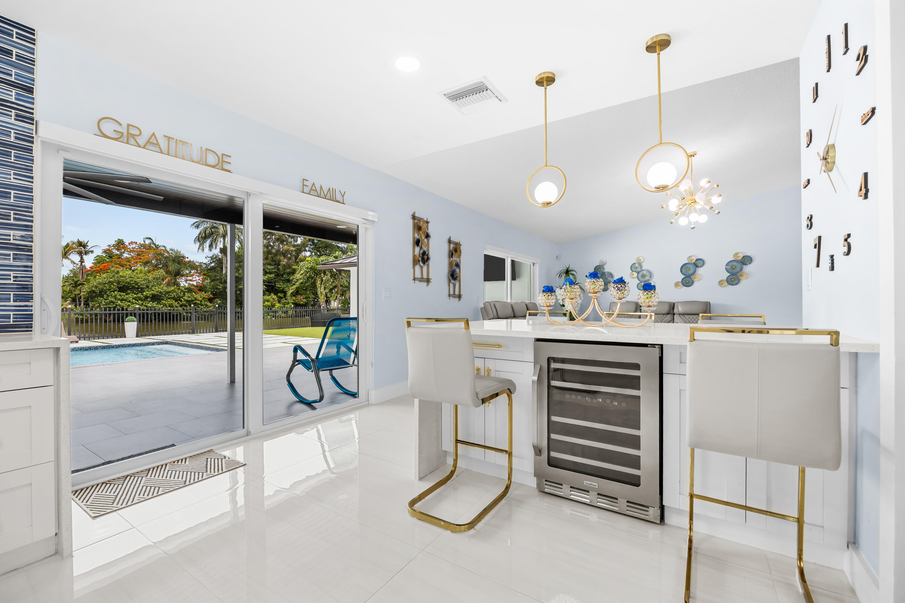MANGO LAKE - Residential