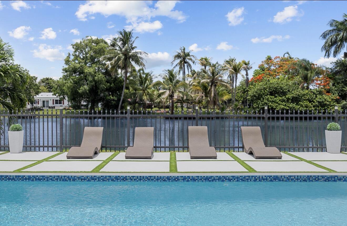 MANGO LAKE - Residential