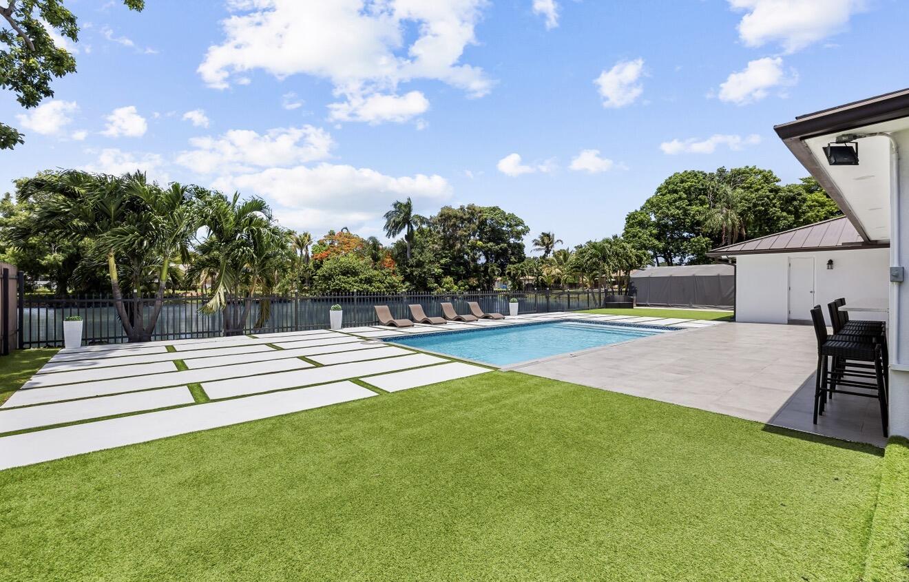MANGO LAKE - Residential