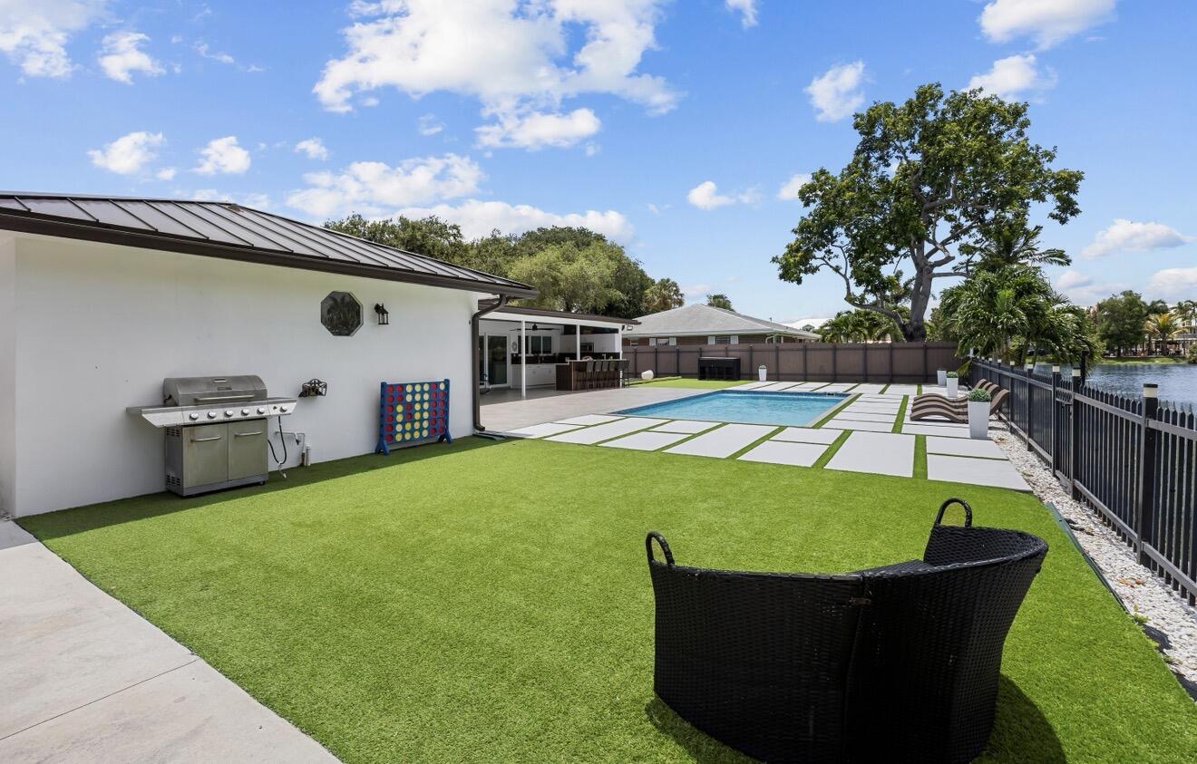 MANGO LAKE - Residential