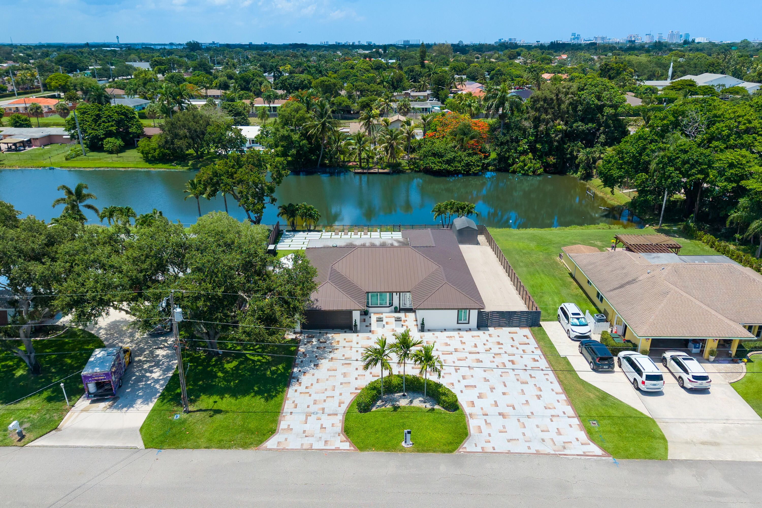 MANGO LAKE - Residential